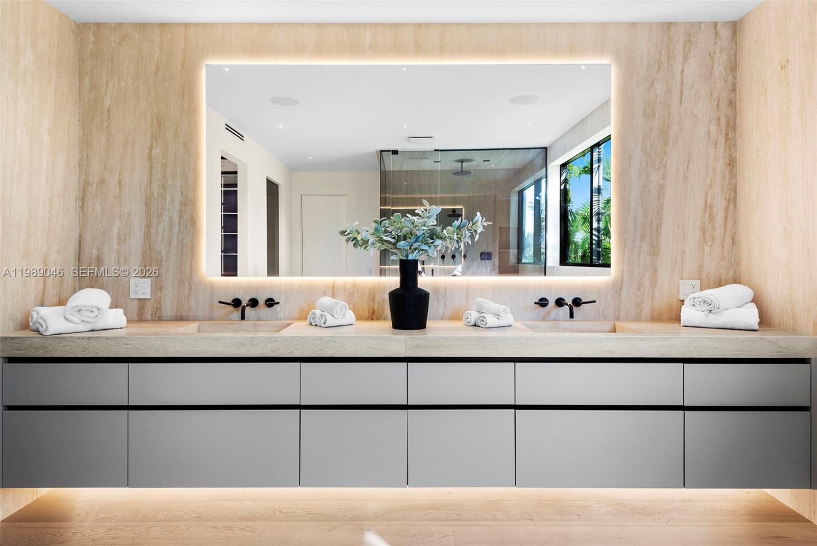 GOLDEN BEACH SEC C - Residential