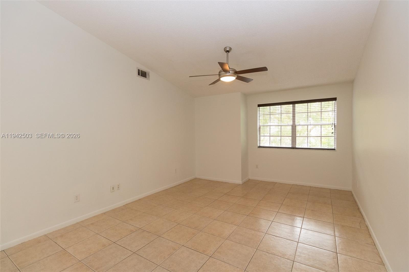 LA HACIENDA COUNTRY CLUB - Residential