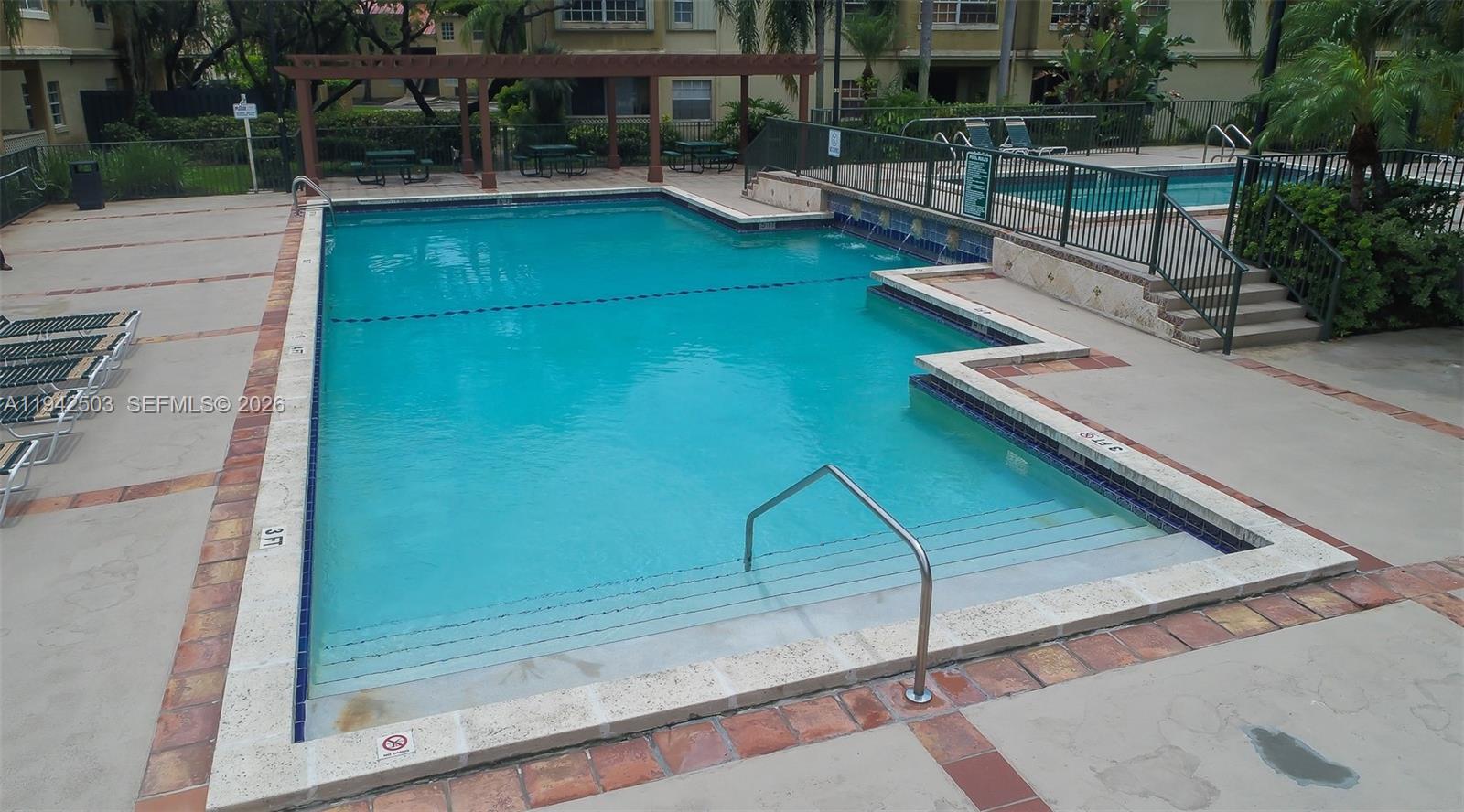 LA HACIENDA COUNTRY CLUB - Residential