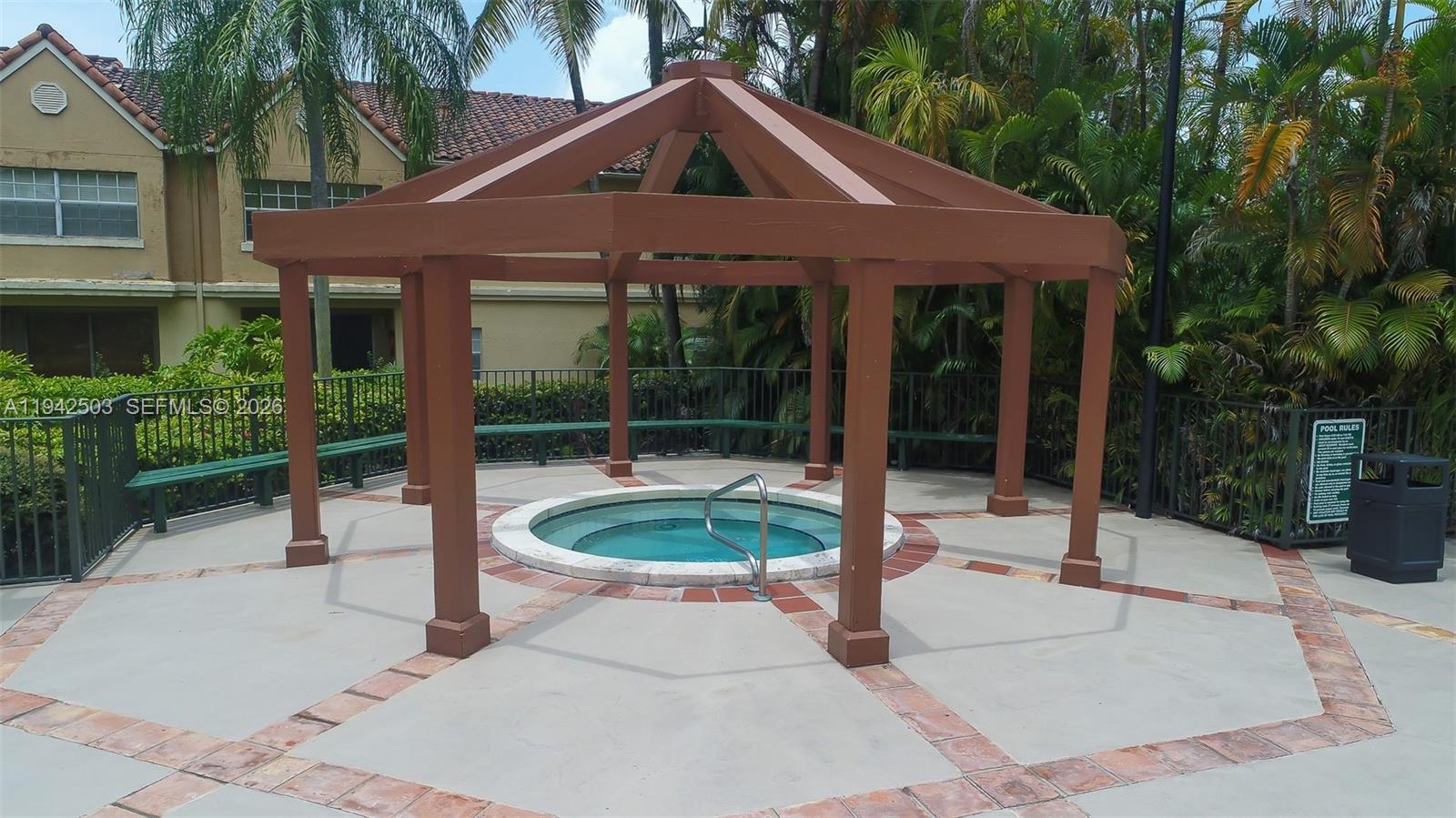 LA HACIENDA COUNTRY CLUB - Residential