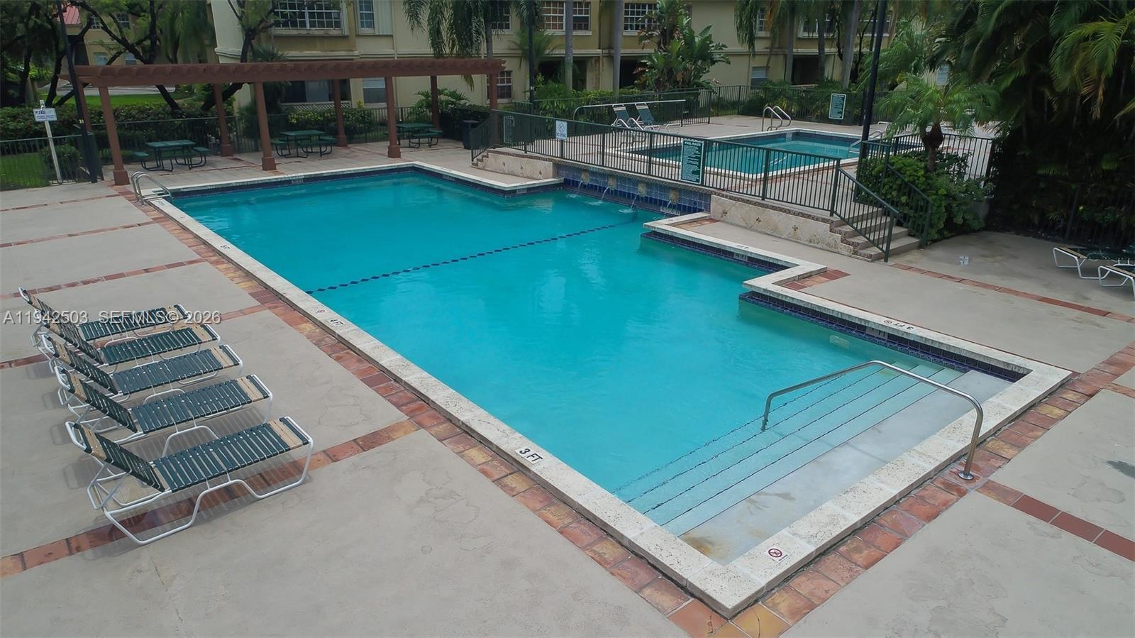 LA HACIENDA COUNTRY CLUB - Residential