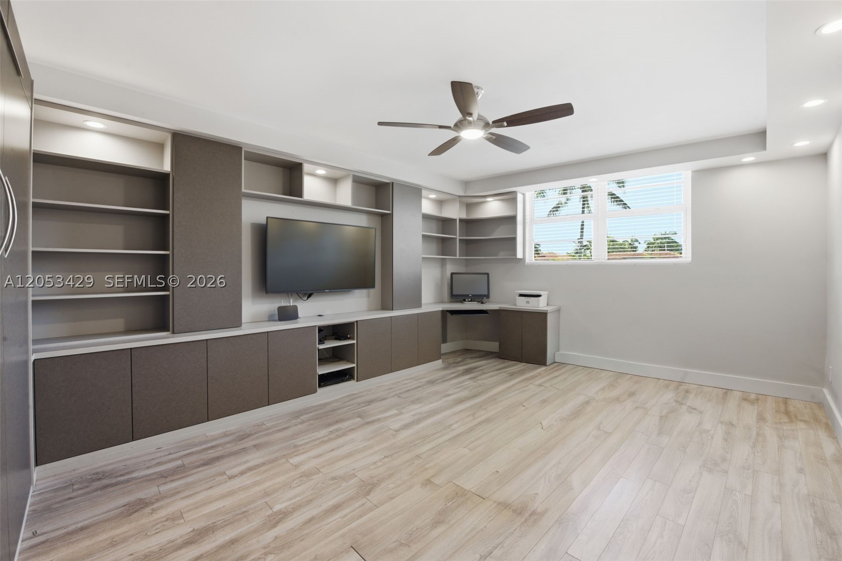 GABLES WATERWAY TOWERS CO - Residential