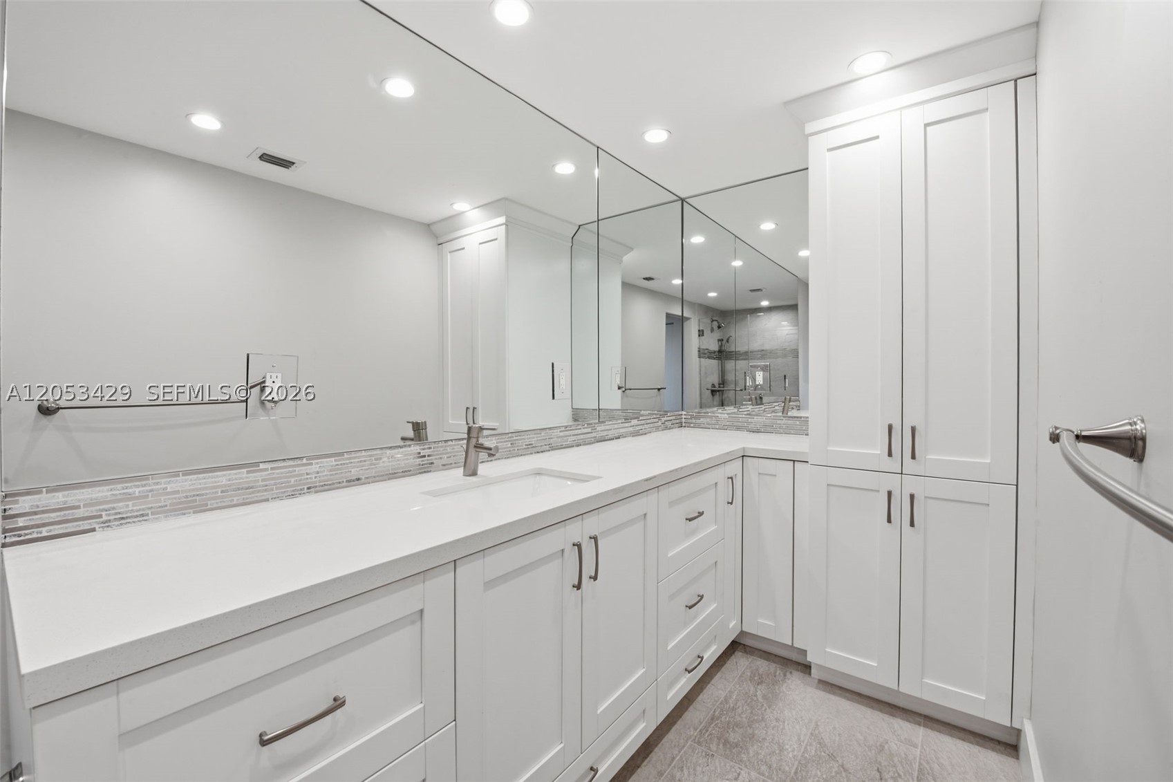 GABLES WATERWAY TOWERS CO - Residential