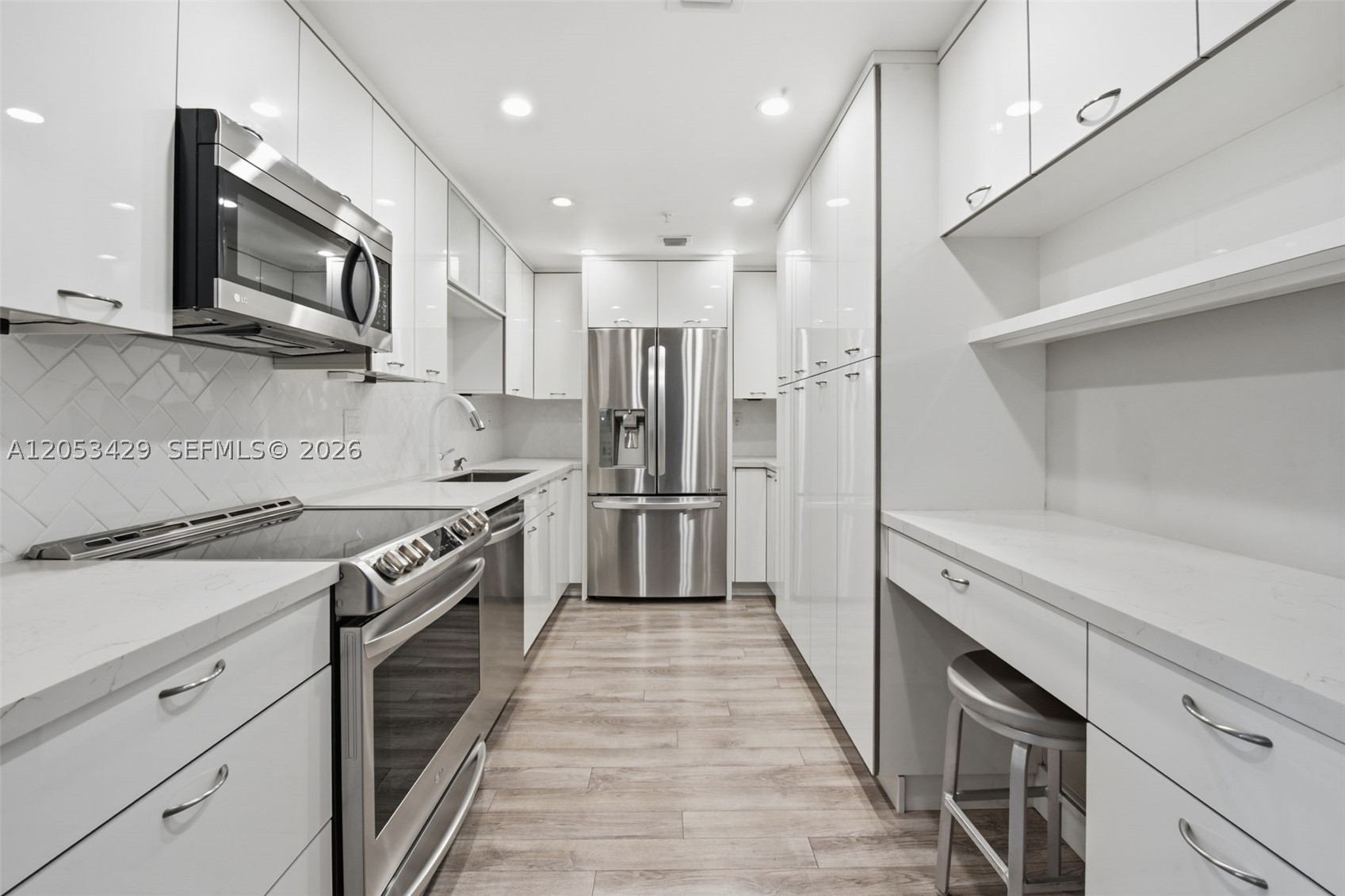 GABLES WATERWAY TOWERS CO - Residential