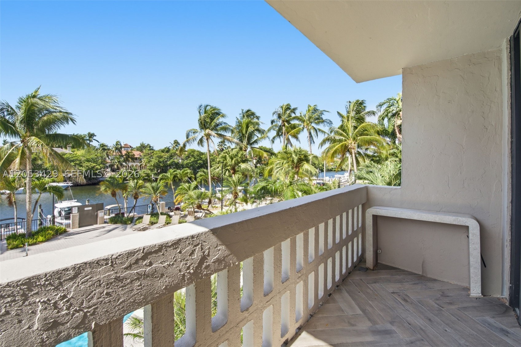 GABLES WATERWAY TOWERS CO - Residential