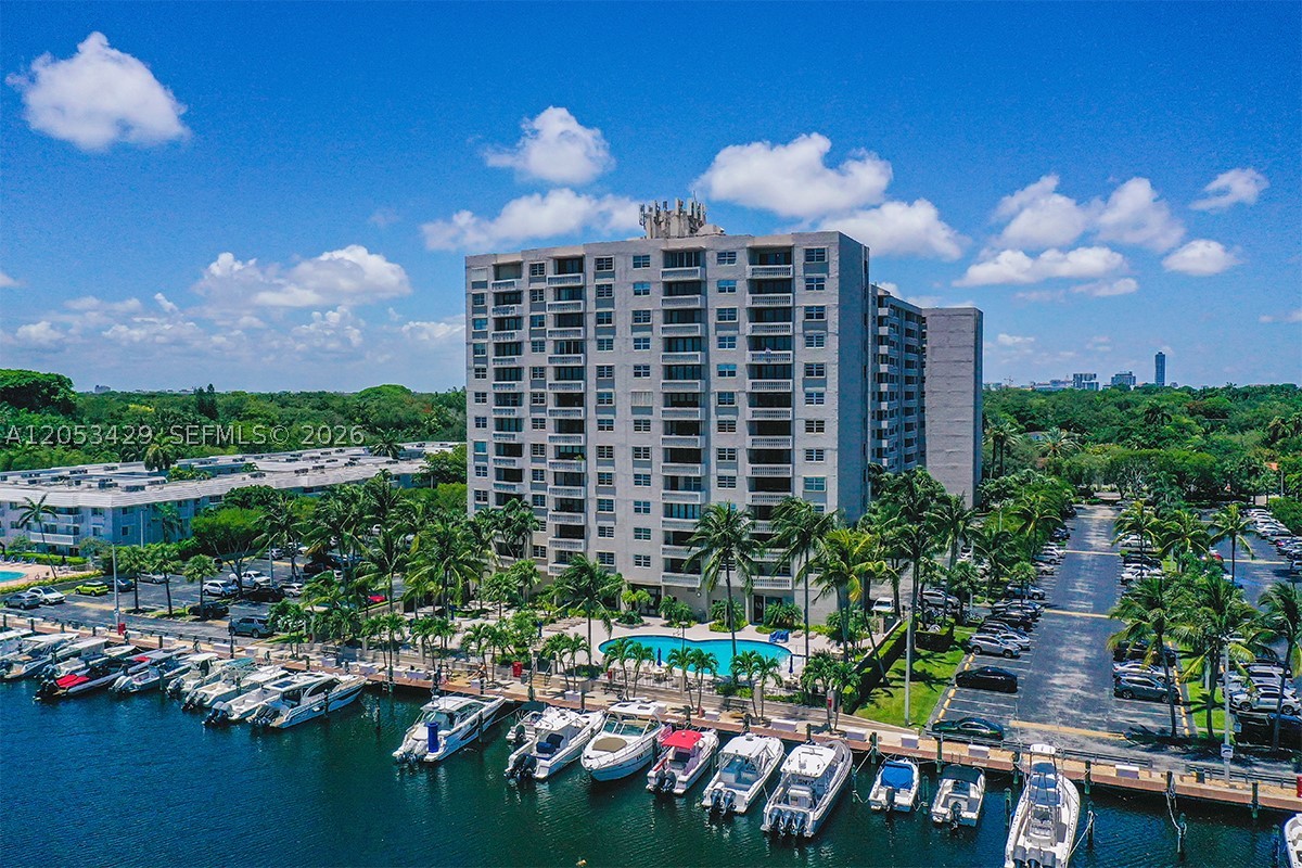 GABLES WATERWAY TOWERS CO - Residential