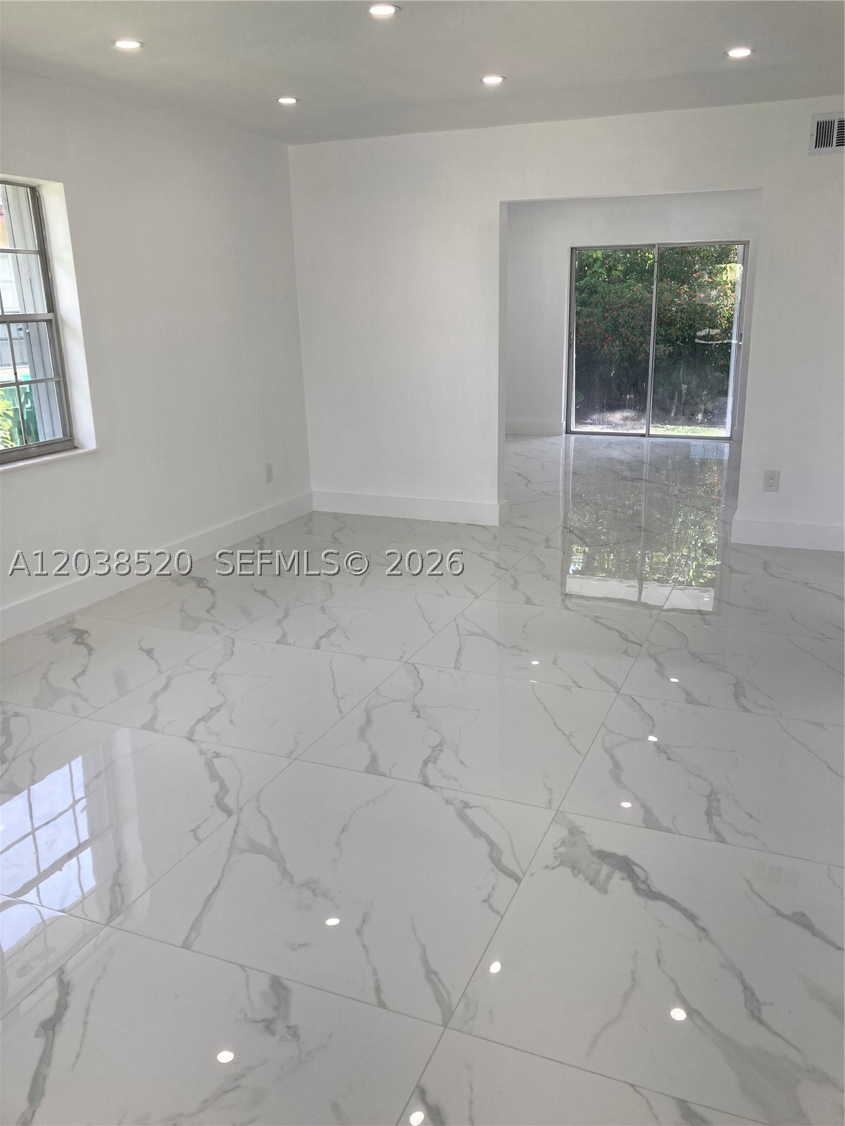 POINT ROYALE SEC 5 - Residential Lease