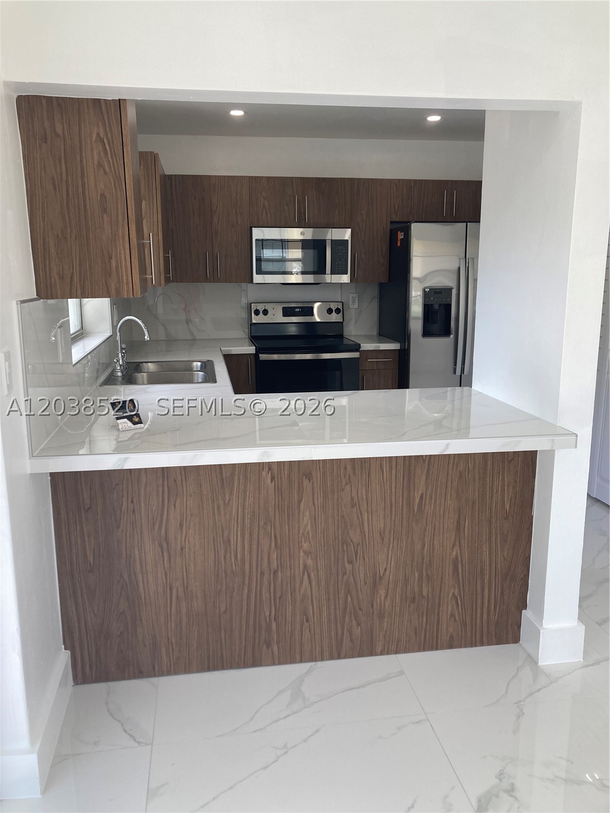 POINT ROYALE SEC 5 - Residential Lease