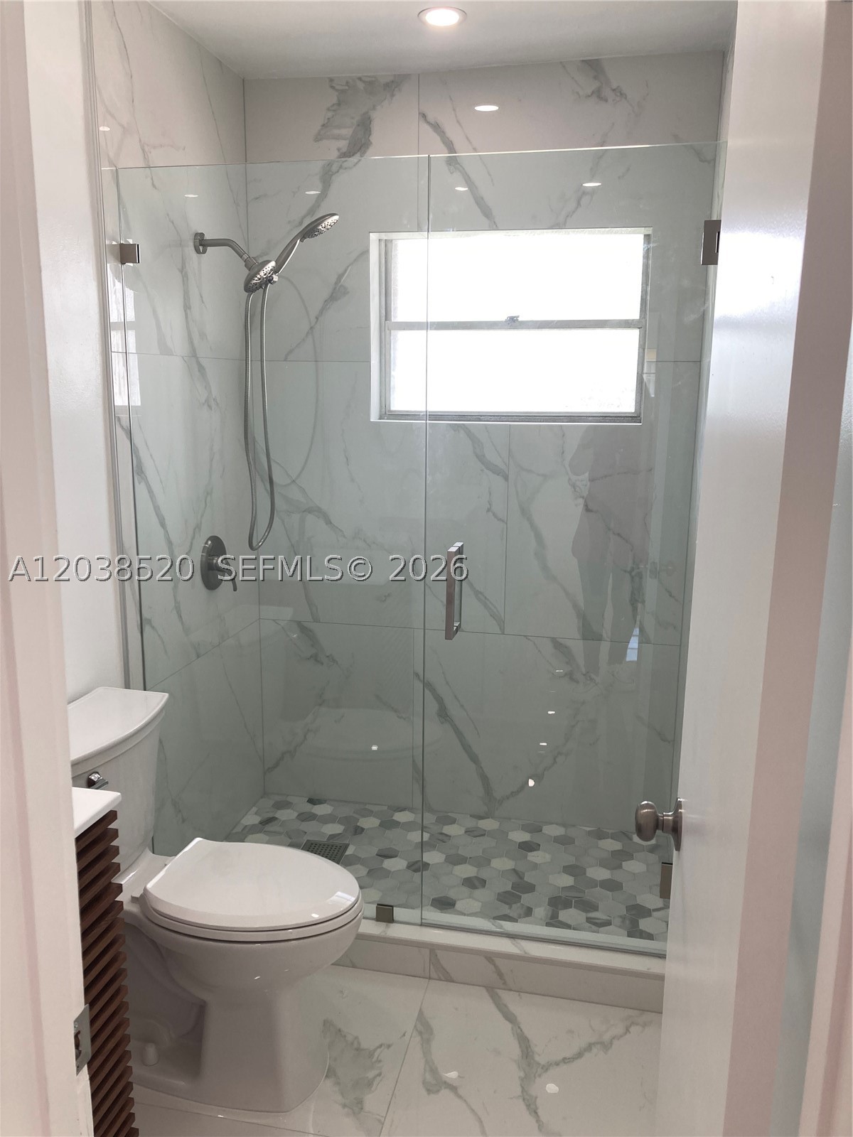POINT ROYALE SEC 5 - Residential Lease
