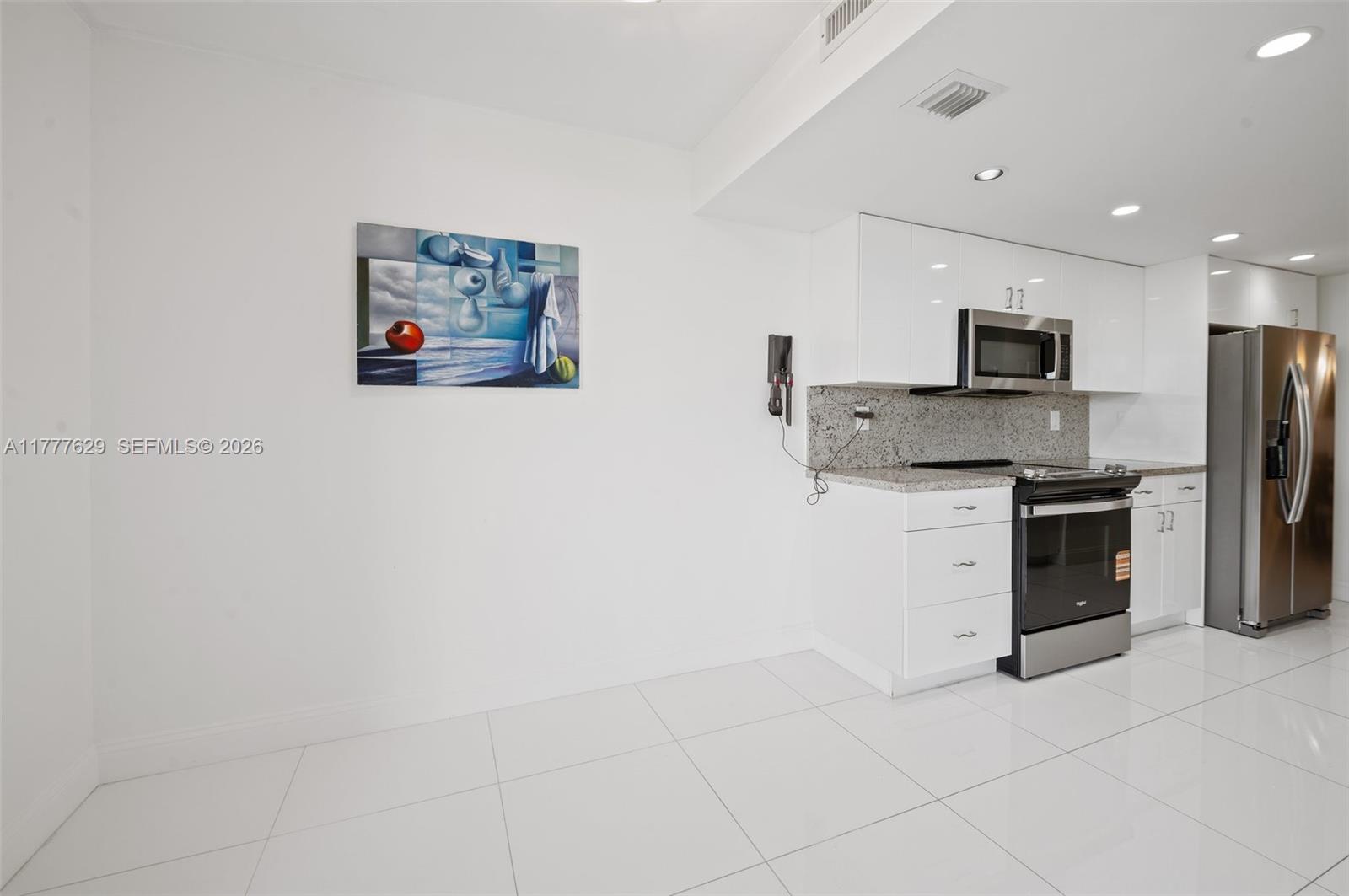 TOWERS OF QUAYSIDE CONDO - Residential Lease