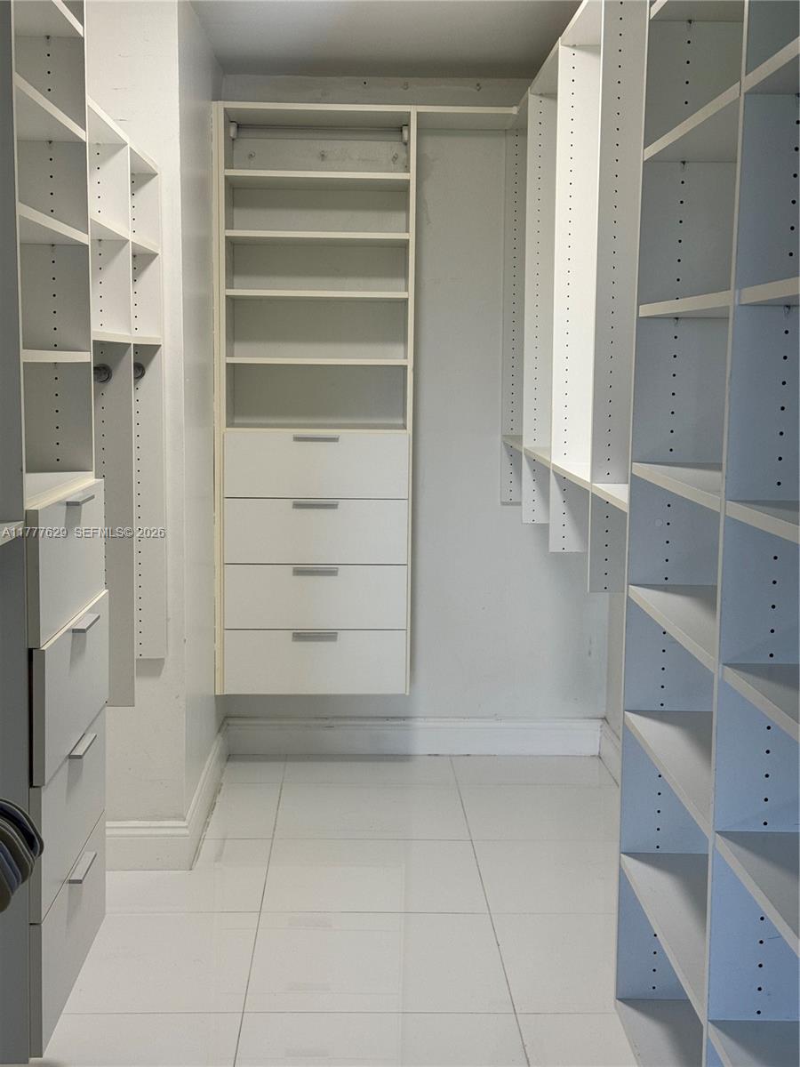 TOWERS OF QUAYSIDE CONDO - Residential Lease