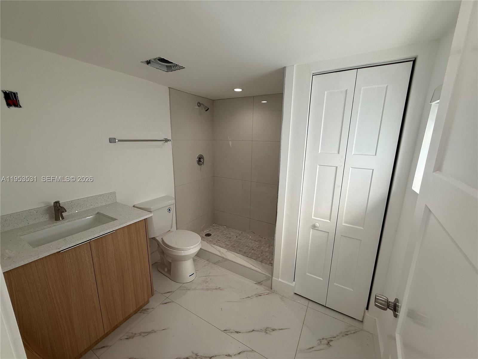 CORAL WAY PK SEC D - Residential Lease
