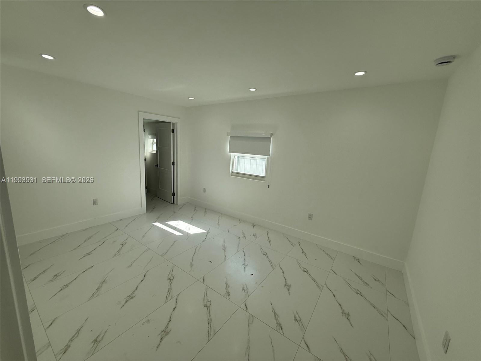 CORAL WAY PK SEC D - Residential Lease