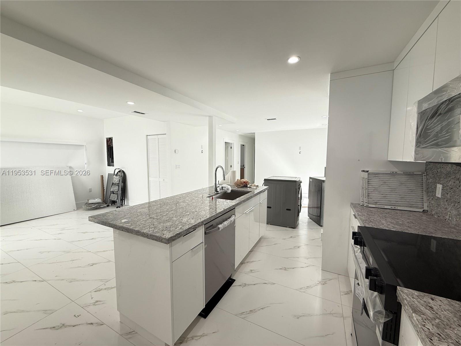 CORAL WAY PK SEC D - Residential Lease