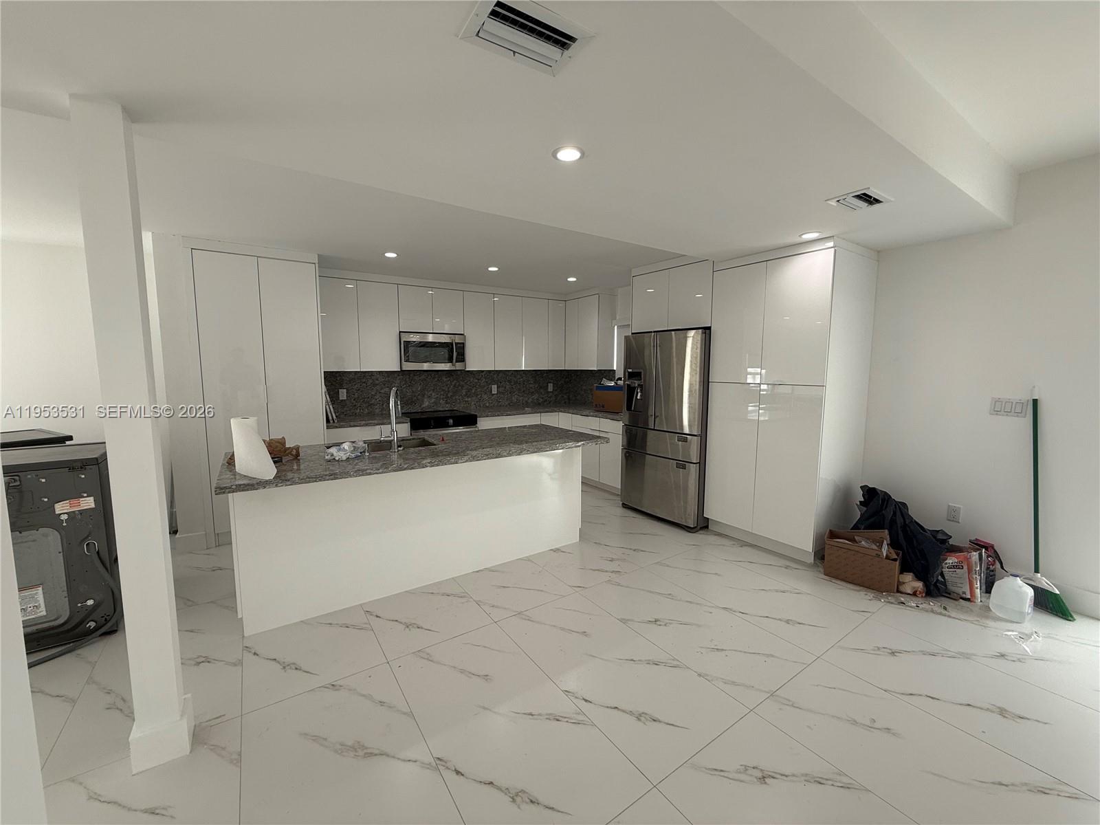 CORAL WAY PK SEC D - Residential Lease