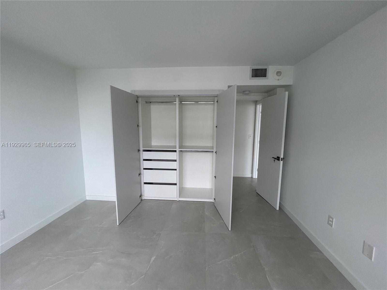 KEY BISCAYNE COMMODORE CL - Residential Lease