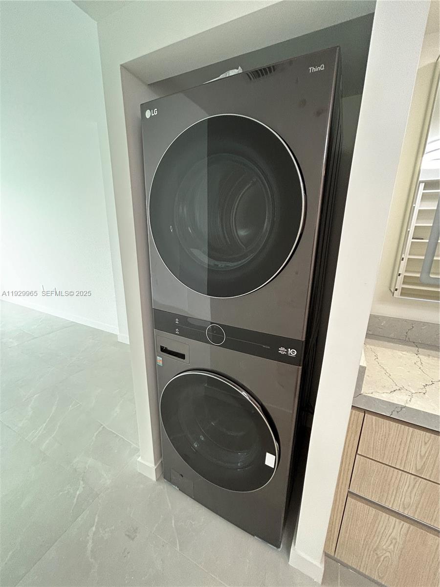 KEY BISCAYNE COMMODORE CL - Residential Lease