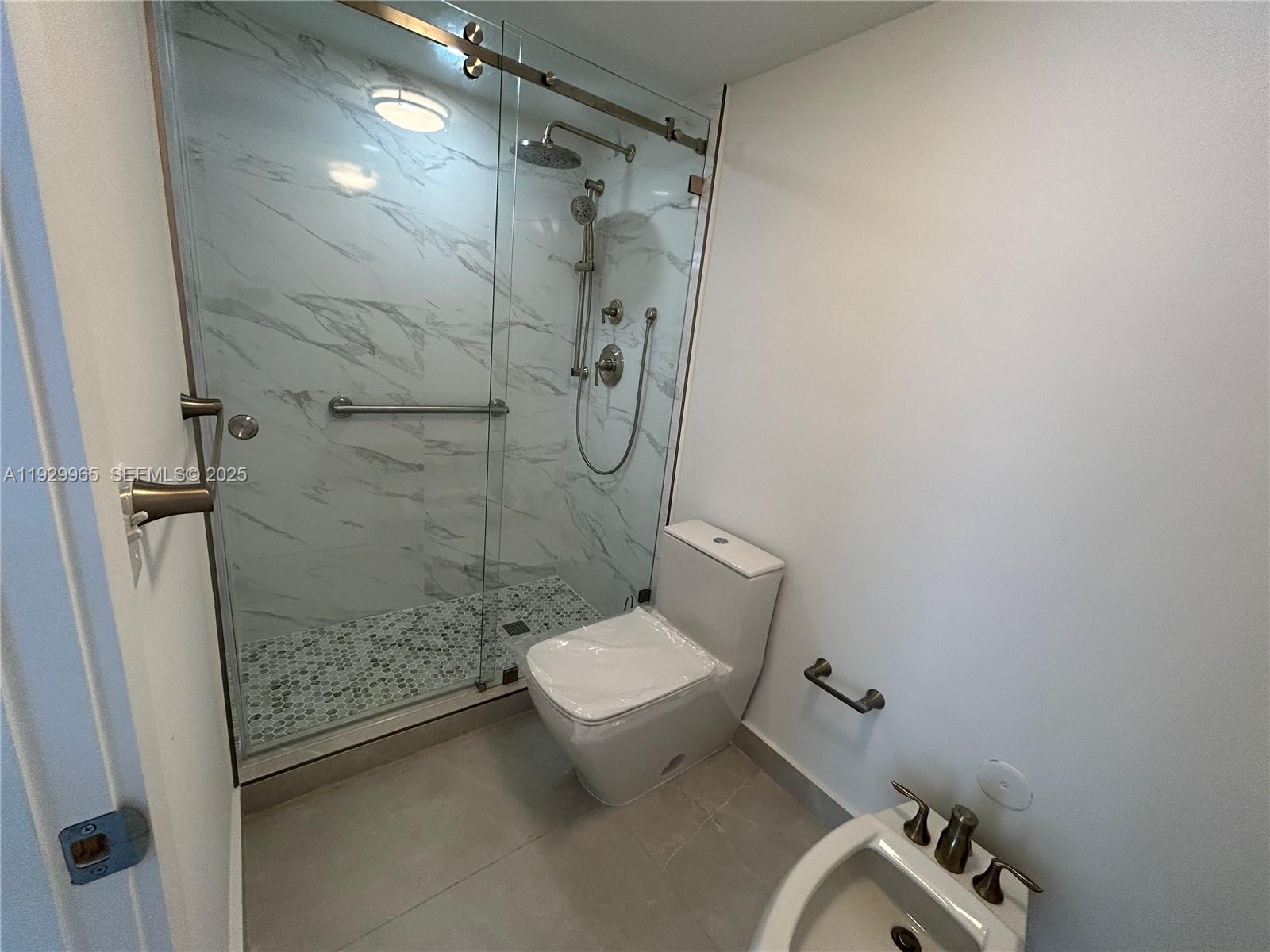 KEY BISCAYNE COMMODORE CL - Residential Lease