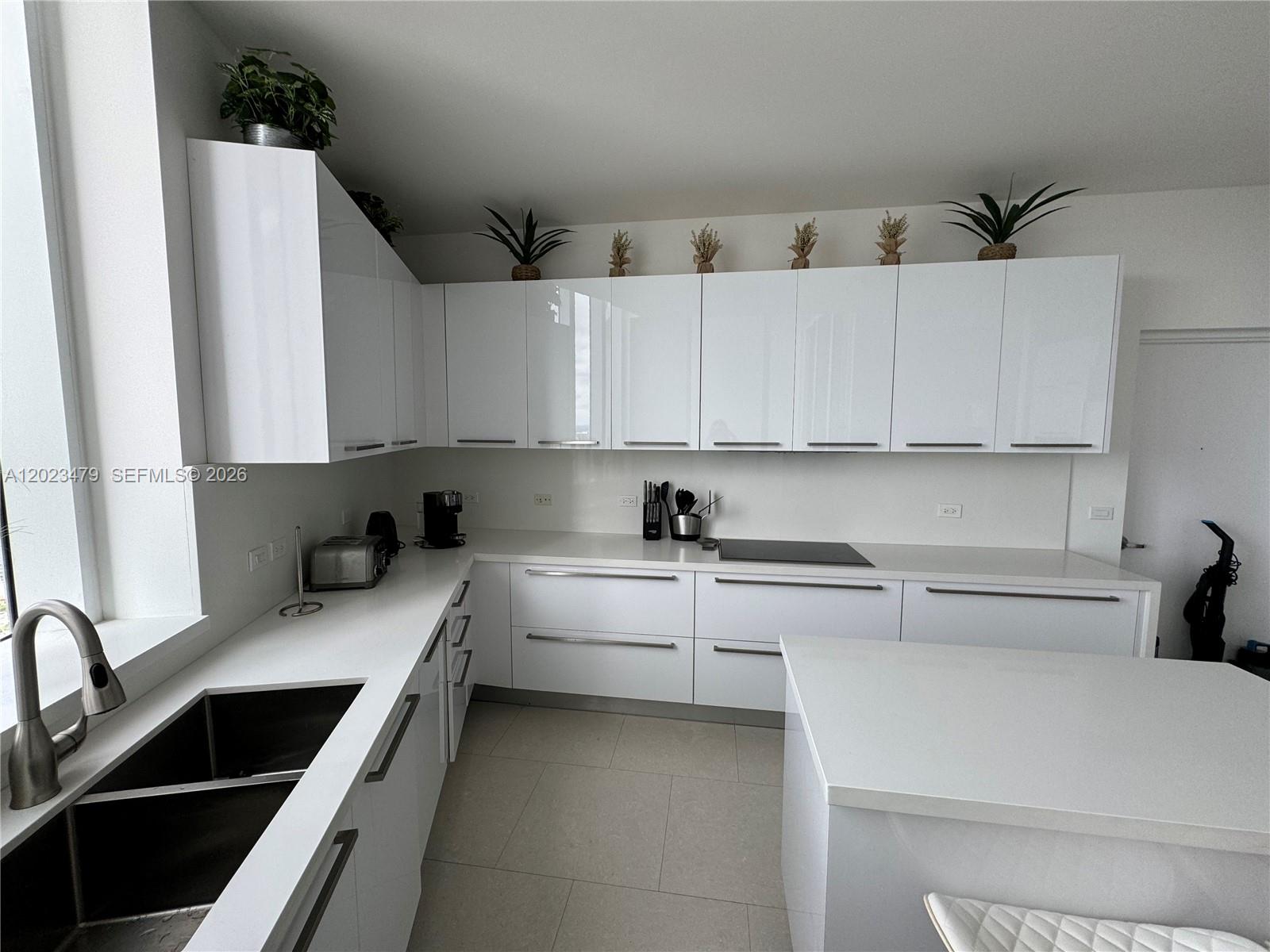 TDR TOWER I CONDO - Residential