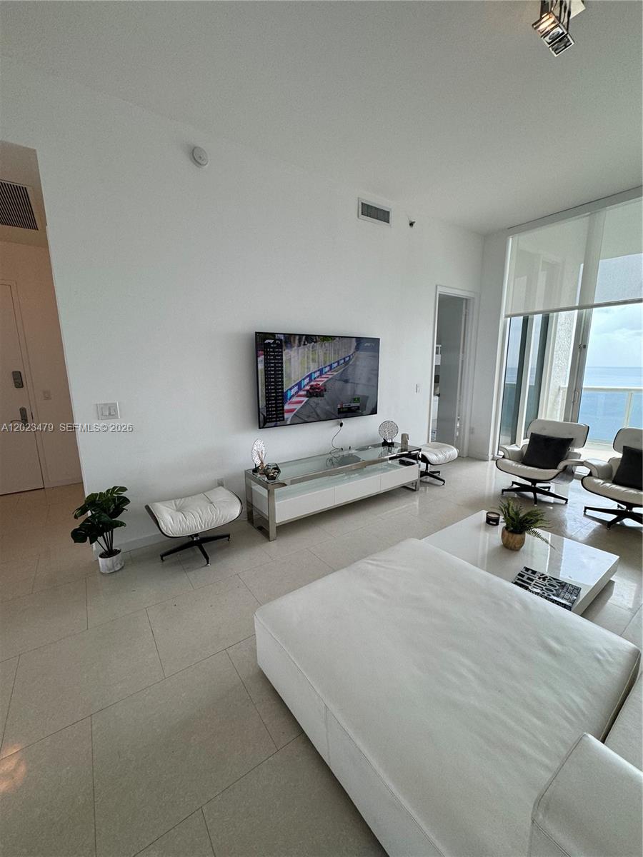 TDR TOWER I CONDO - Residential