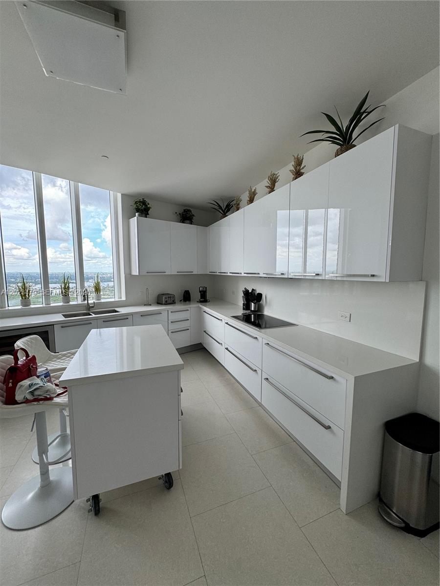 TDR TOWER I CONDO - Residential