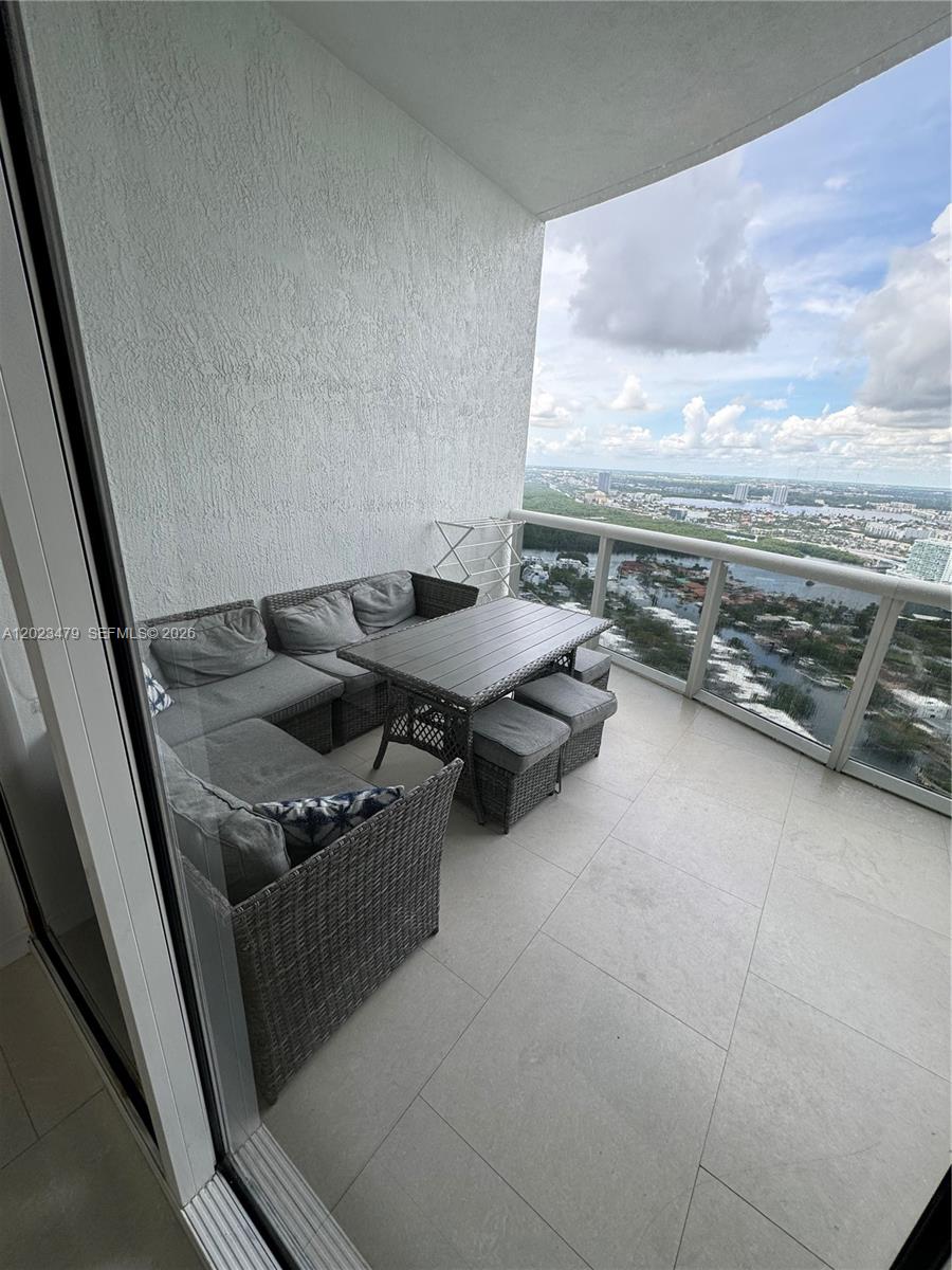 TDR TOWER I CONDO - Residential
