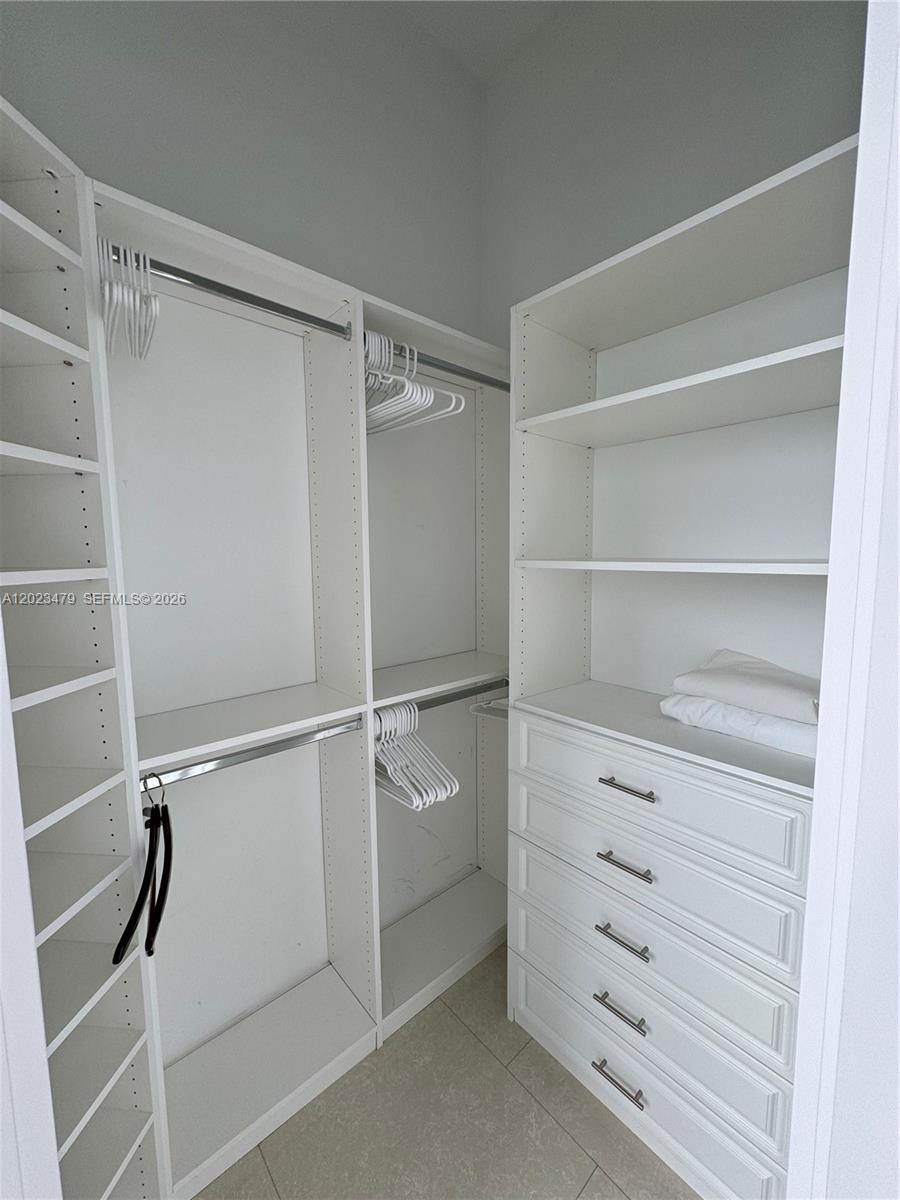 TDR TOWER I CONDO - Residential