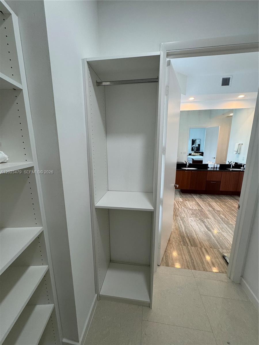 TDR TOWER I CONDO - Residential