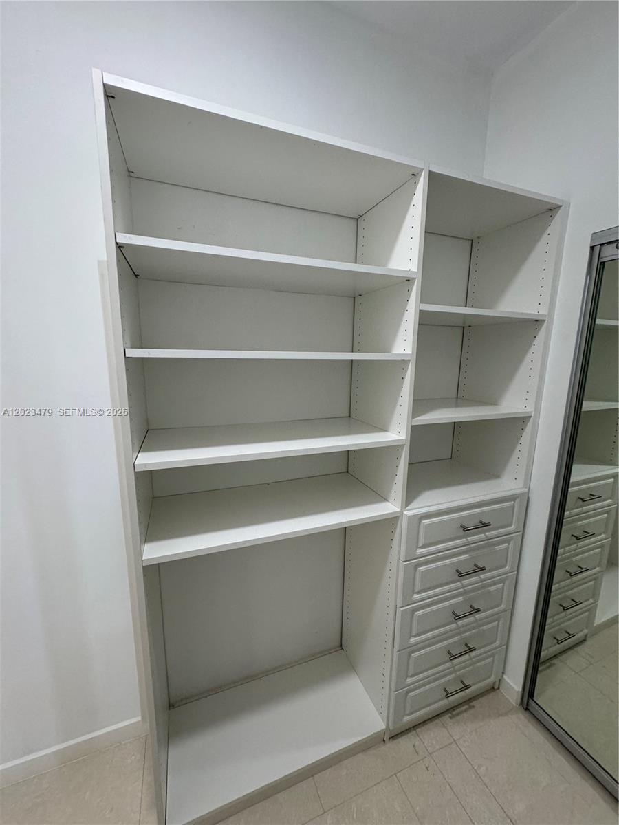TDR TOWER I CONDO - Residential