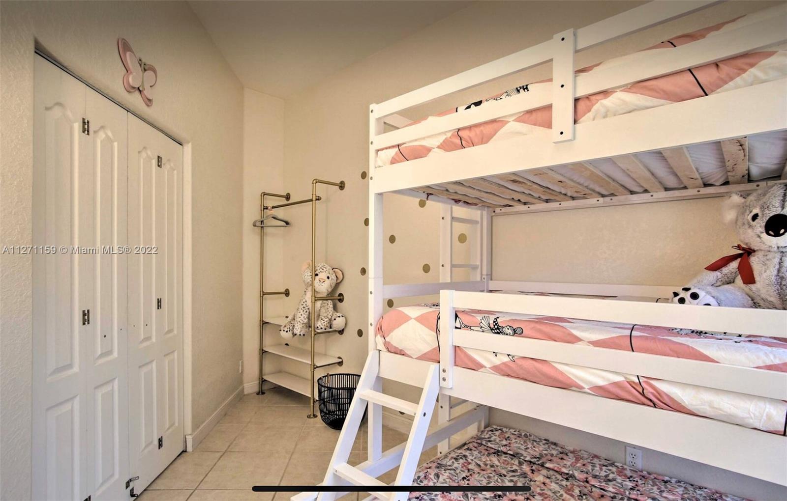 F R HUMPHRIES VILLA - Residential Lease
