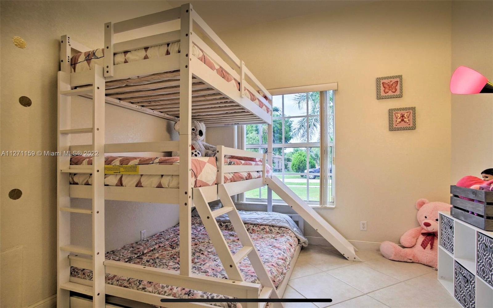 F R HUMPHRIES VILLA - Residential Lease
