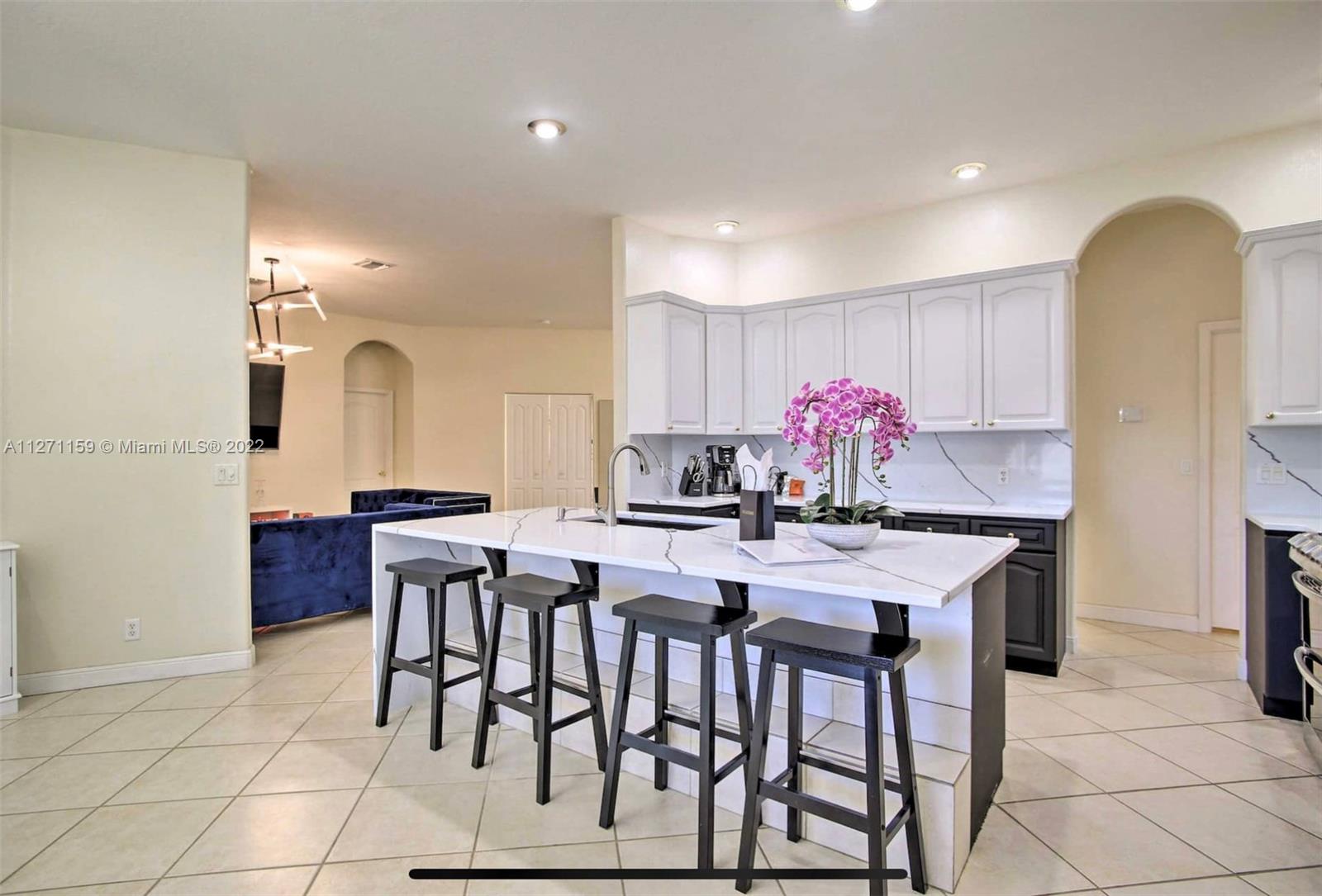 F R HUMPHRIES VILLA - Residential Lease