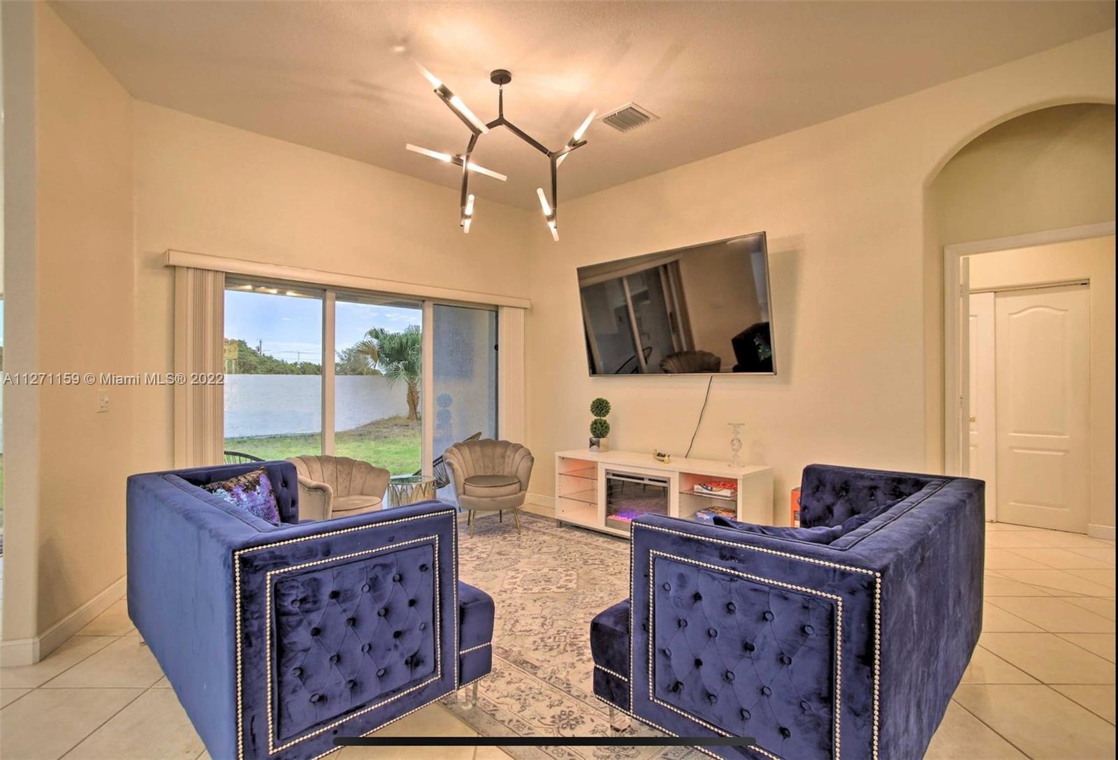F R HUMPHRIES VILLA - Residential Lease
