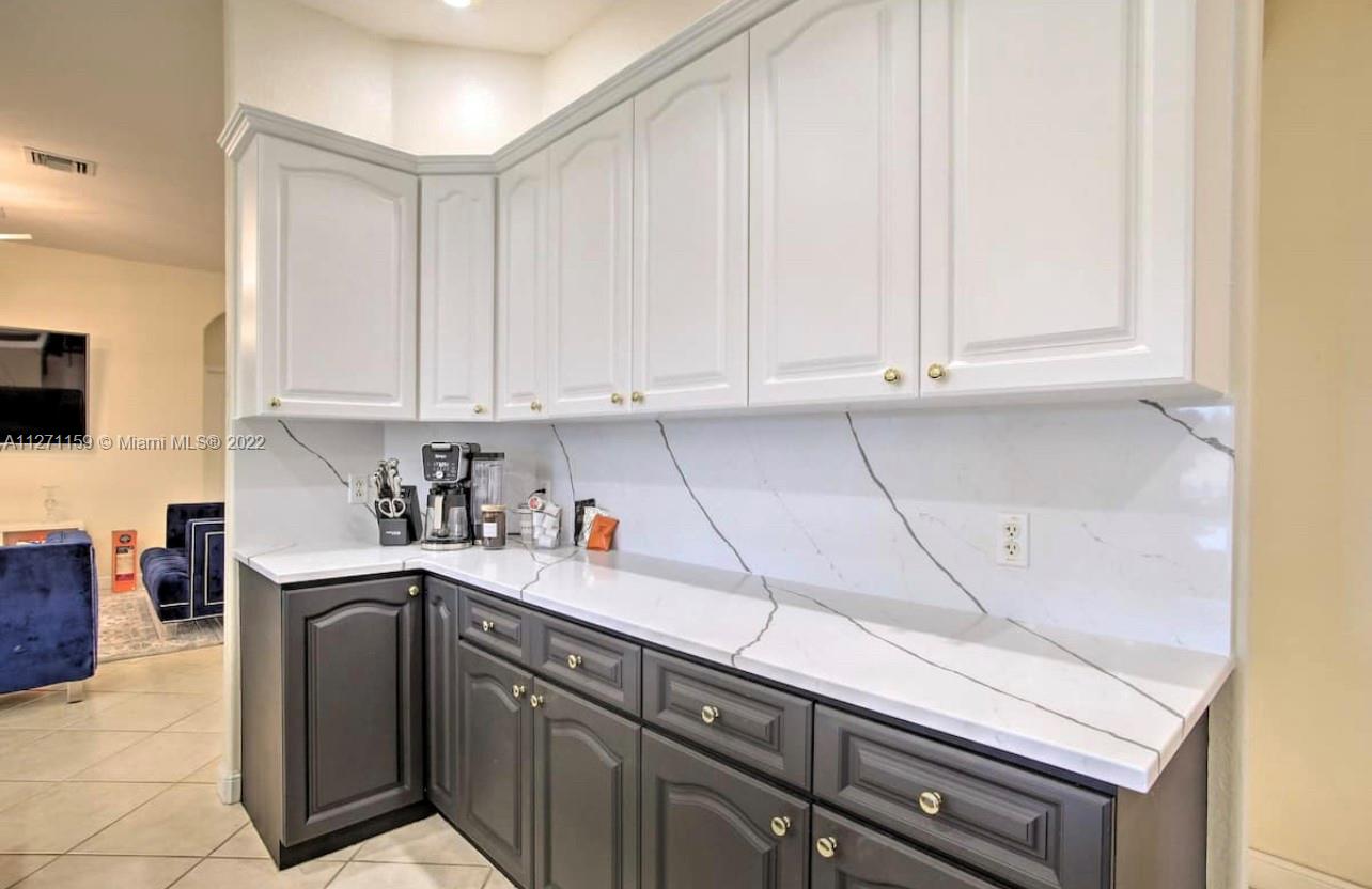 F R HUMPHRIES VILLA - Residential Lease