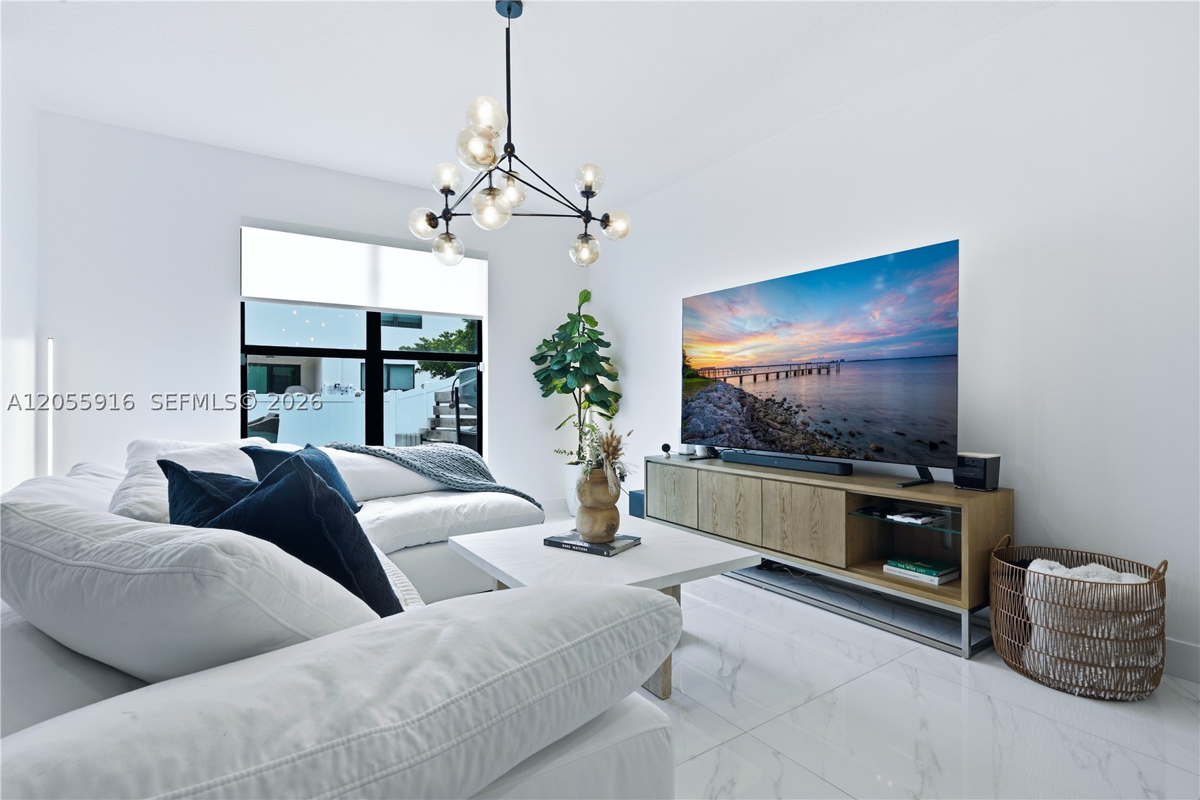 MEDITERRANEA - Residential Lease