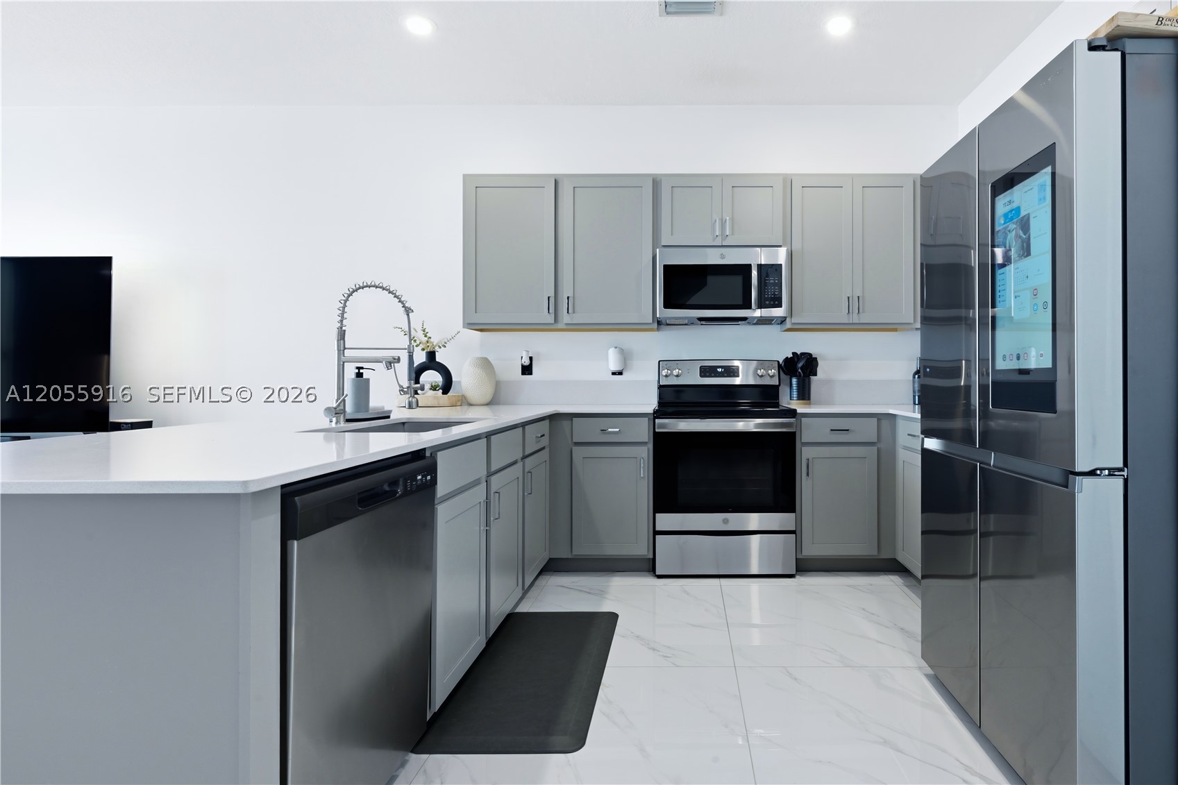 MEDITERRANEA - Residential Lease