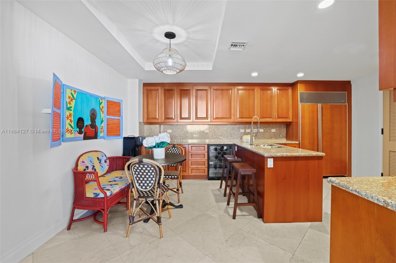 7600 OCEANSIDE AT FISHER - Residential
