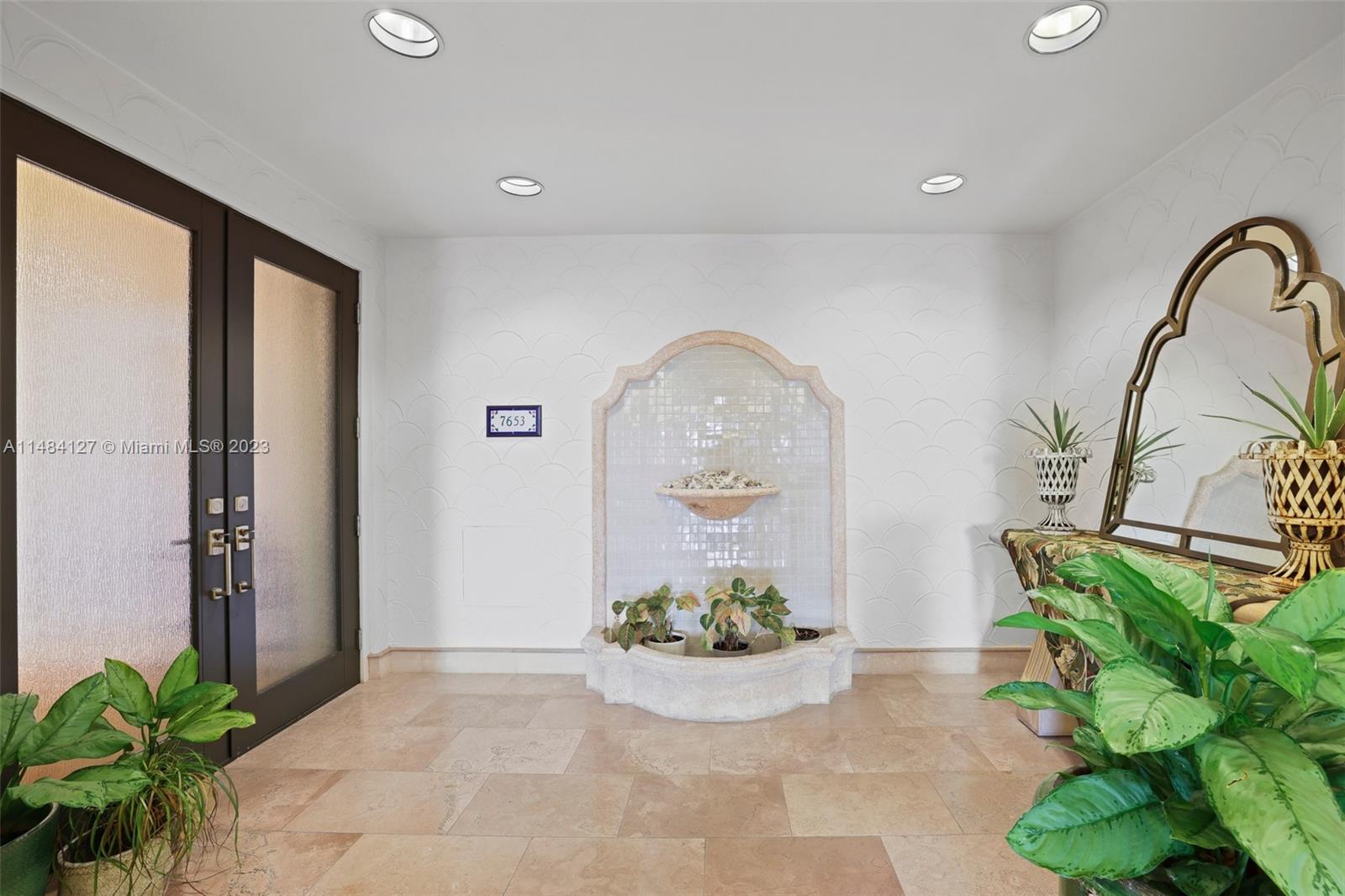 7600 OCEANSIDE AT FISHER - Residential