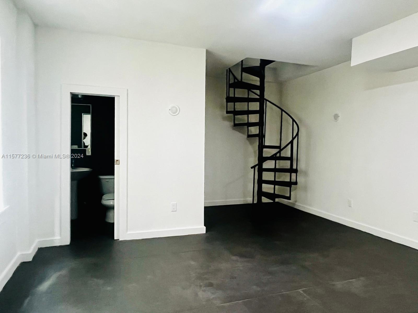 EVERGLADES EAST CONDO - Residential Lease