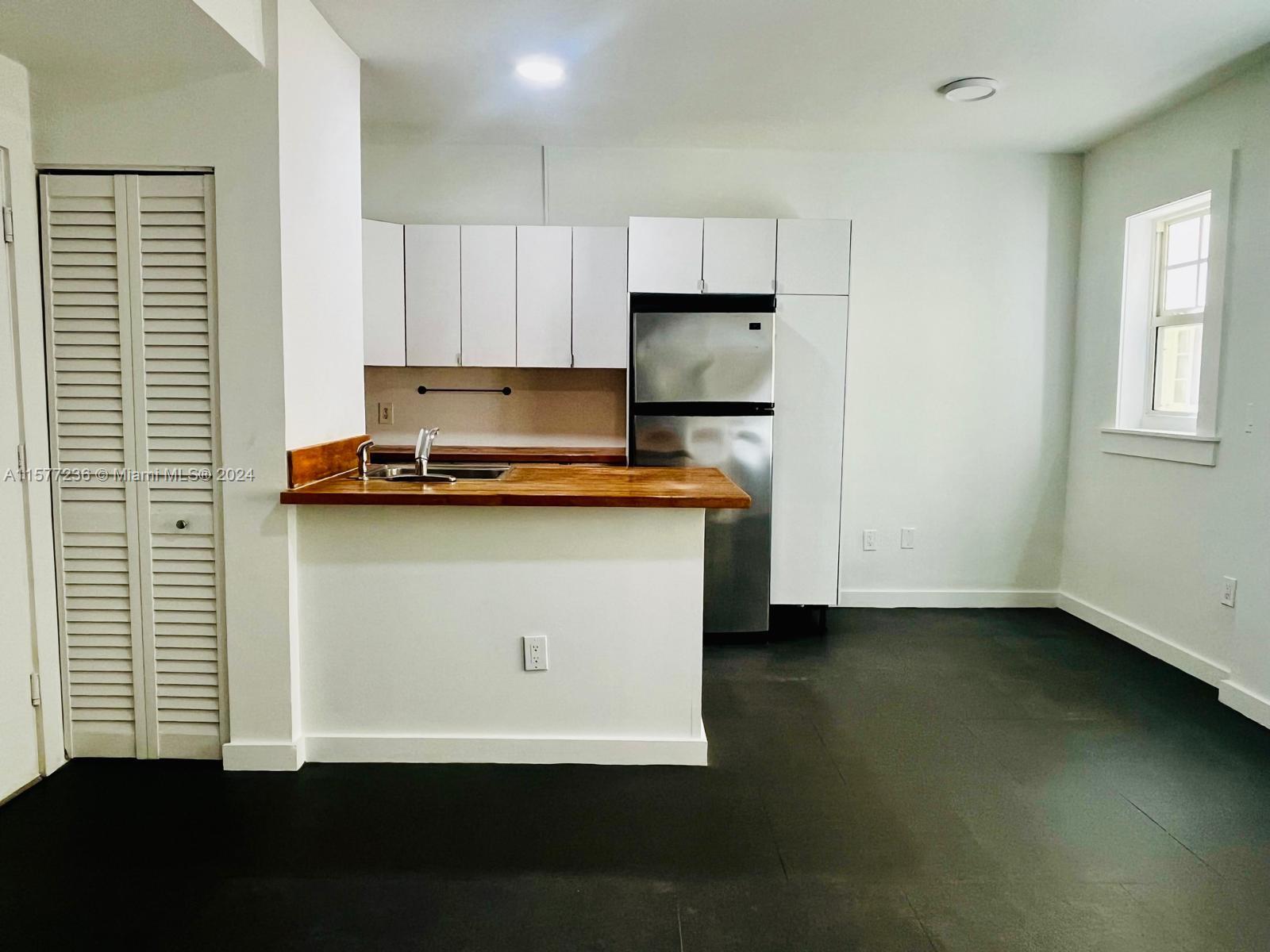 EVERGLADES EAST CONDO - Residential Lease