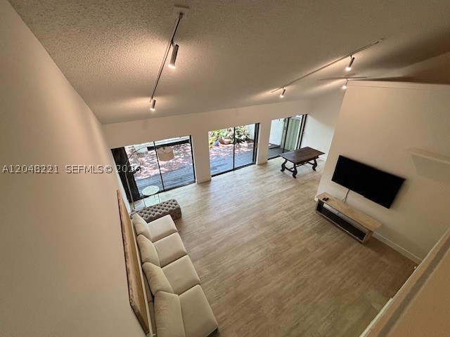 RHODES AMD NEW BISC - Residential Lease