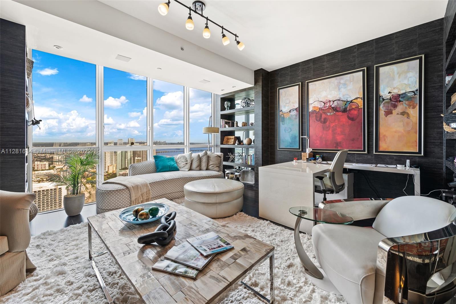MARQUIS CONDO - Residential