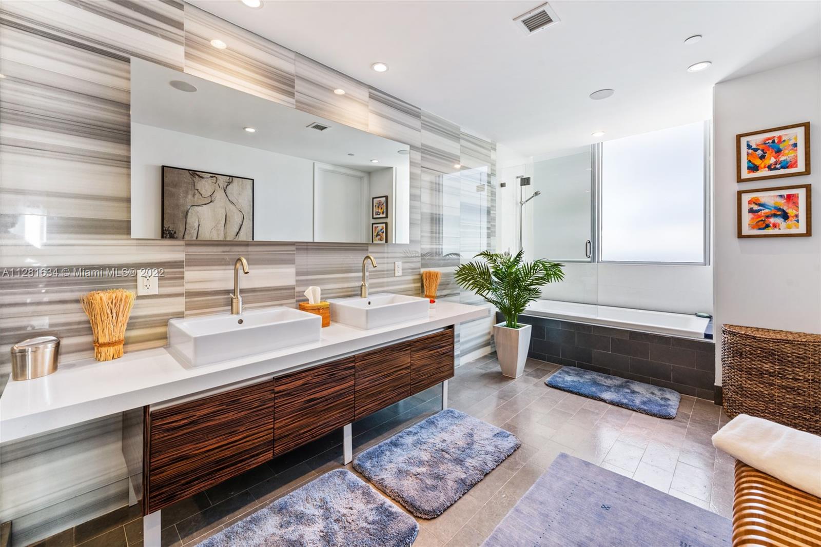 MARQUIS CONDO - Residential