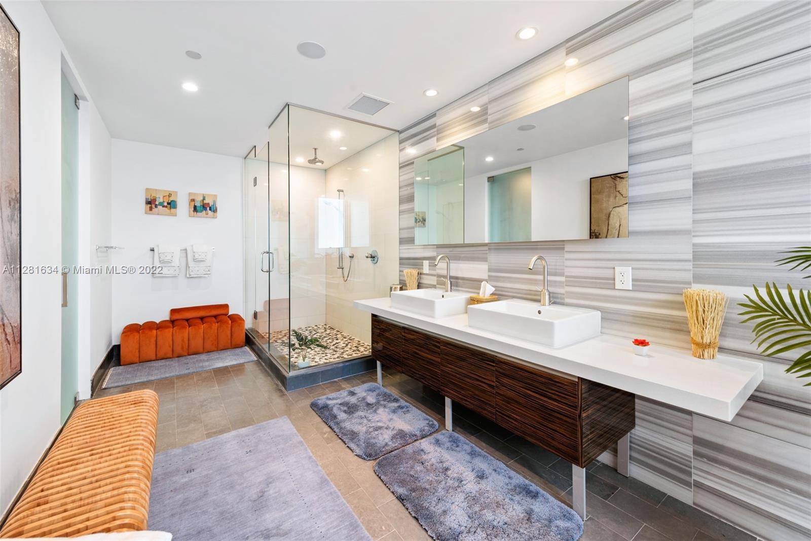 MARQUIS CONDO - Residential