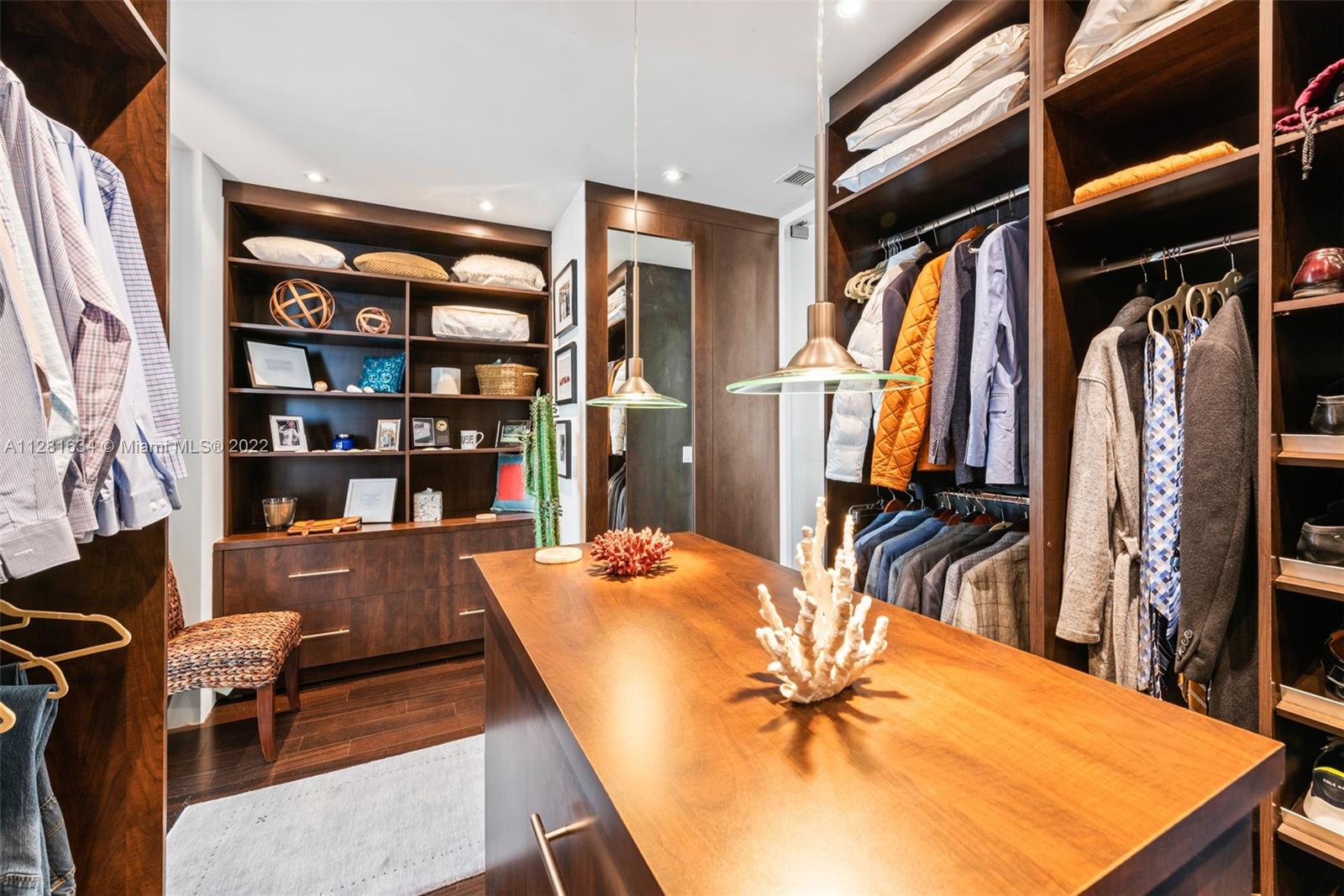 MARQUIS CONDO - Residential