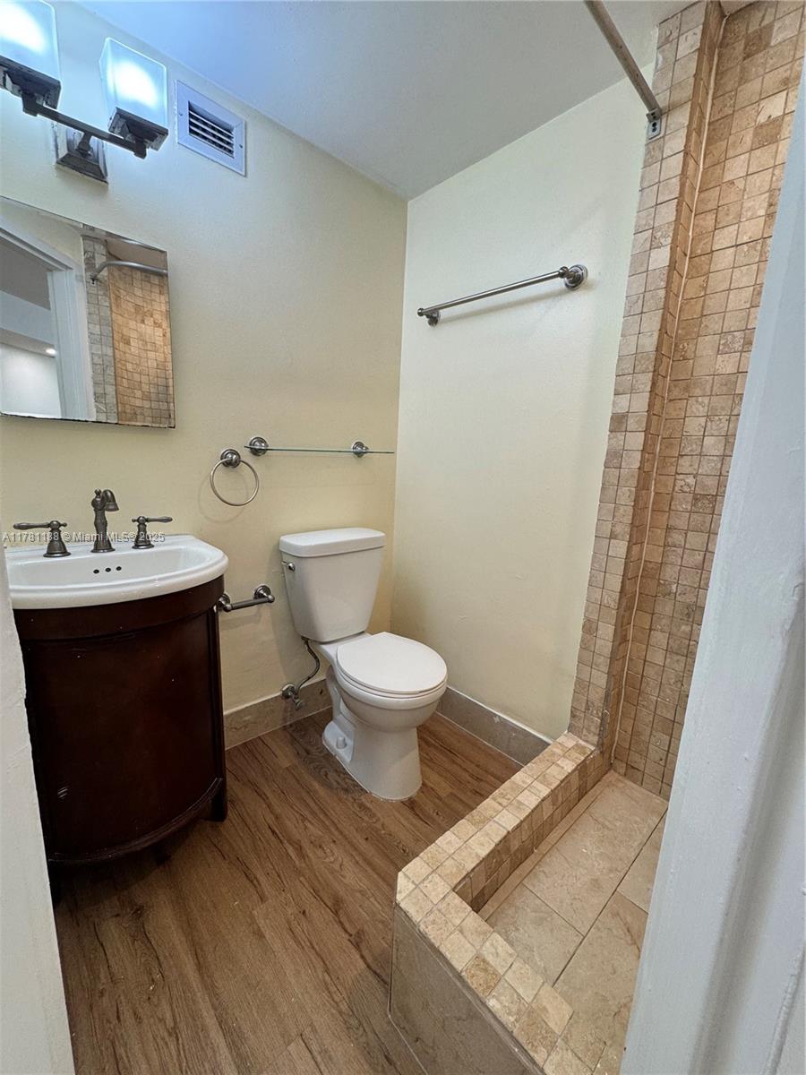 FOUR AMBASSADORS CONDO PH - Residential Lease