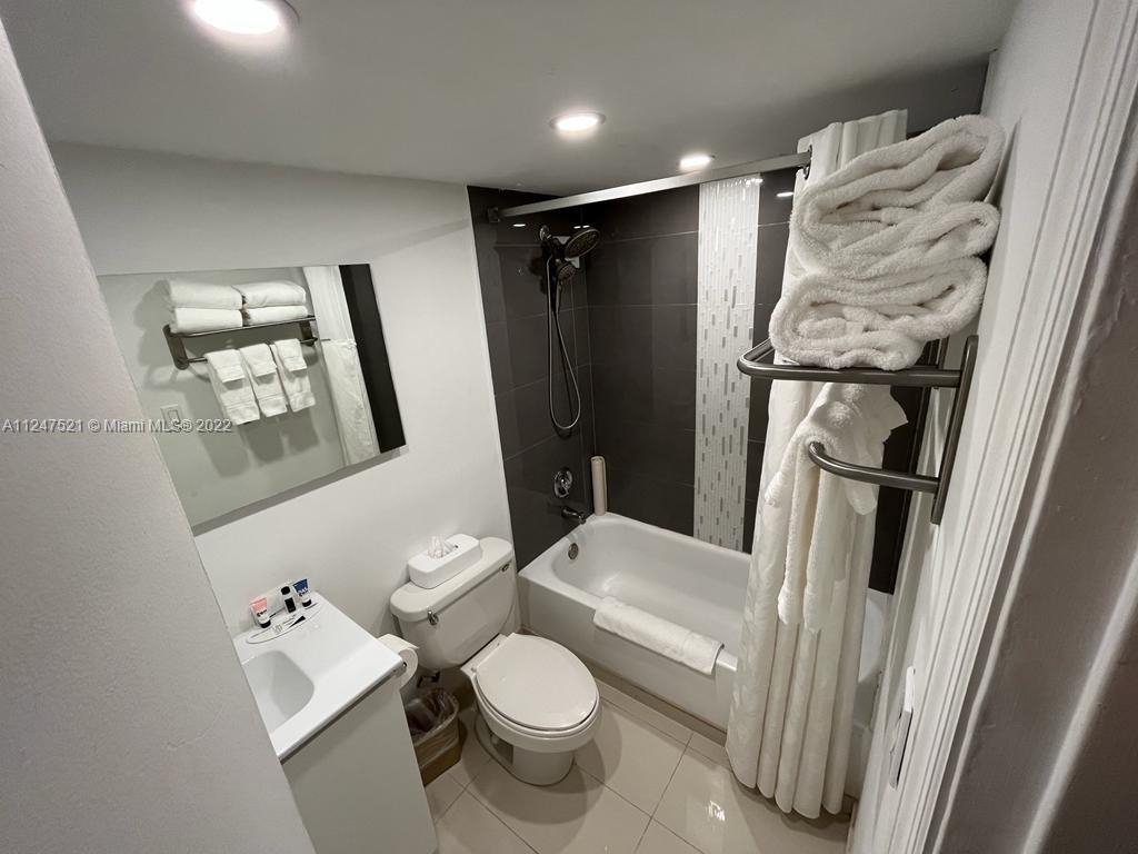 THE AVENTURA BEACH CLUB C - Residential