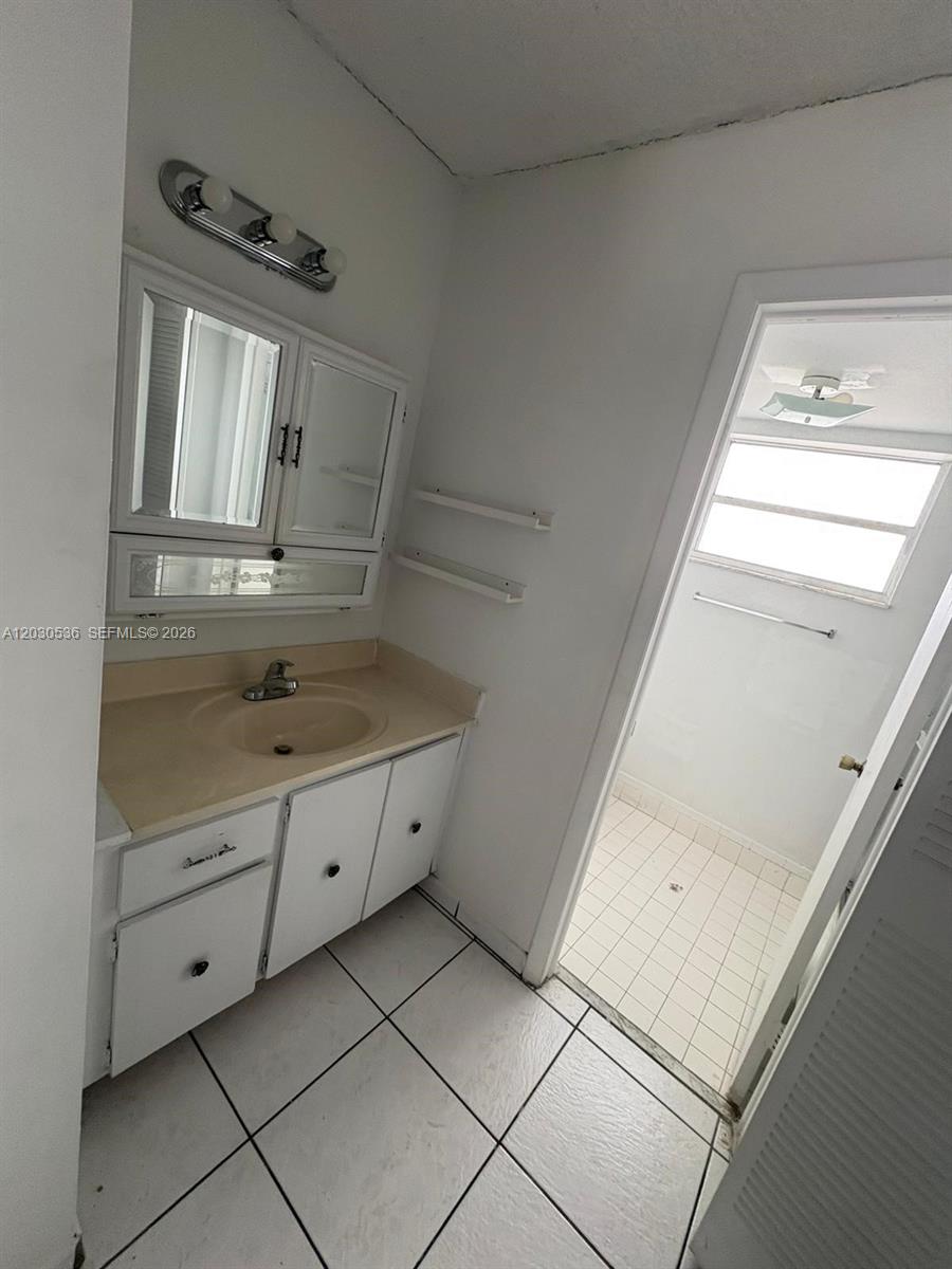EL CONQUISTADOR SOUTH CON - Residential Lease