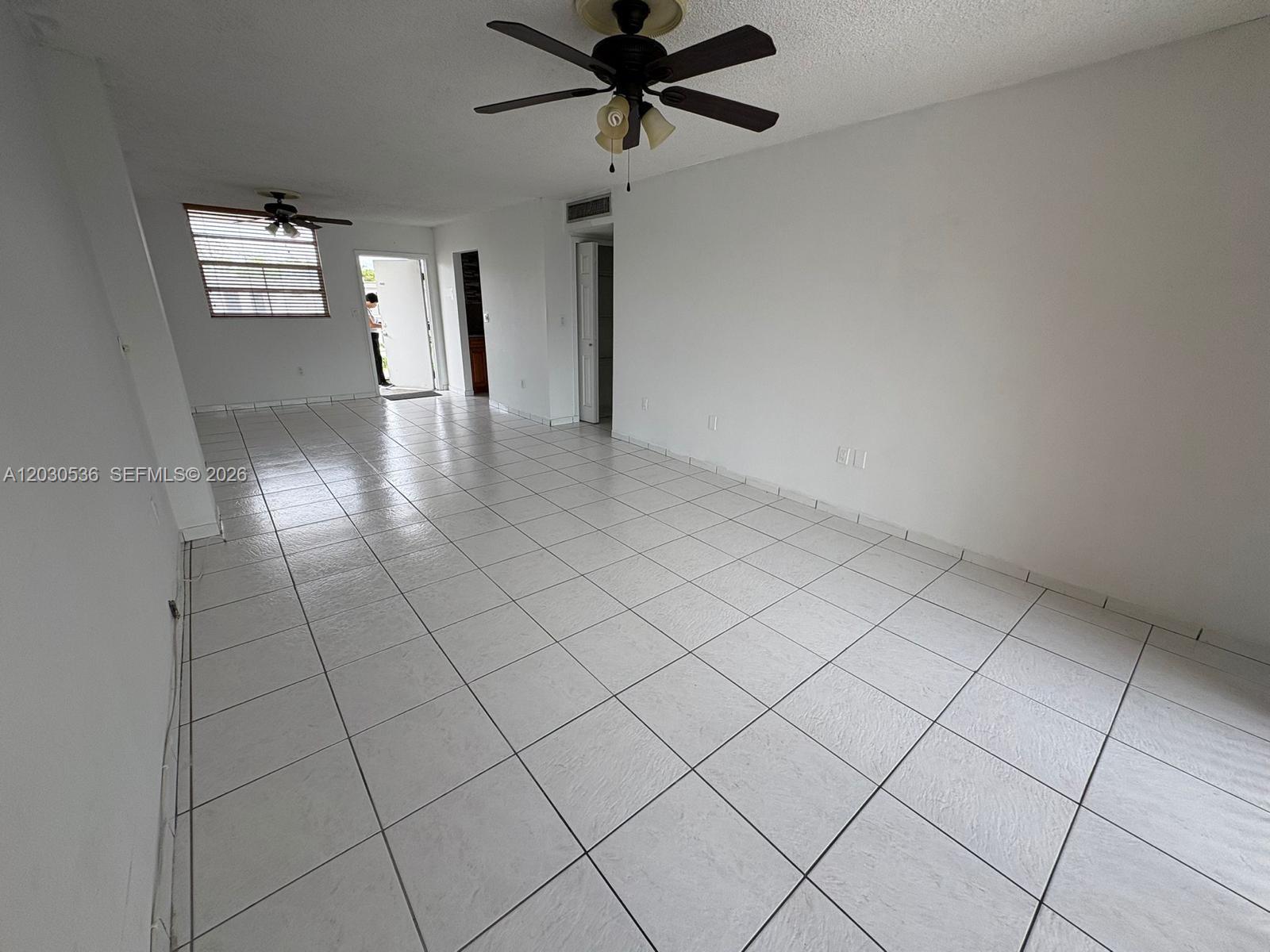EL CONQUISTADOR SOUTH CON - Residential Lease