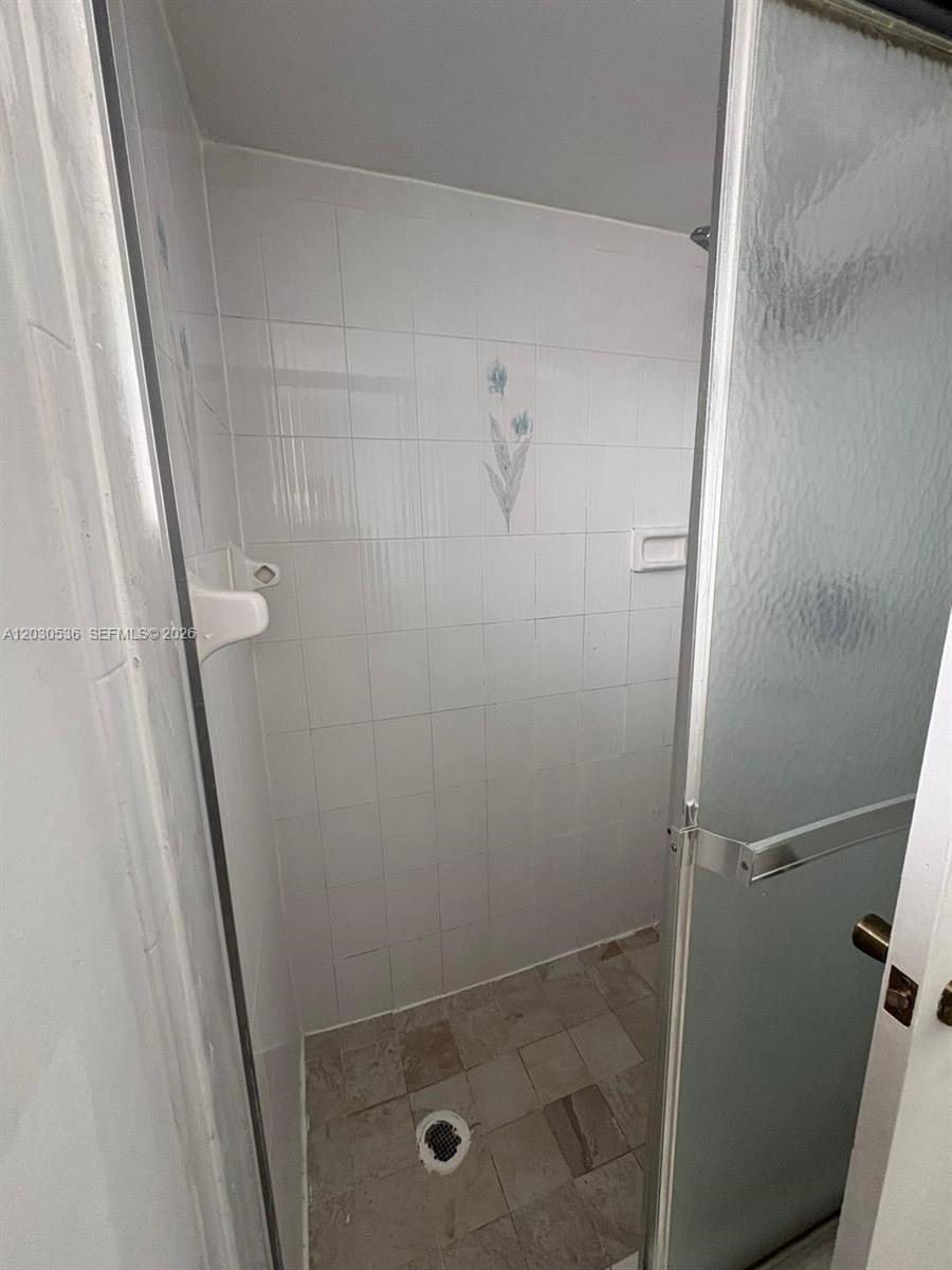 EL CONQUISTADOR SOUTH CON - Residential Lease